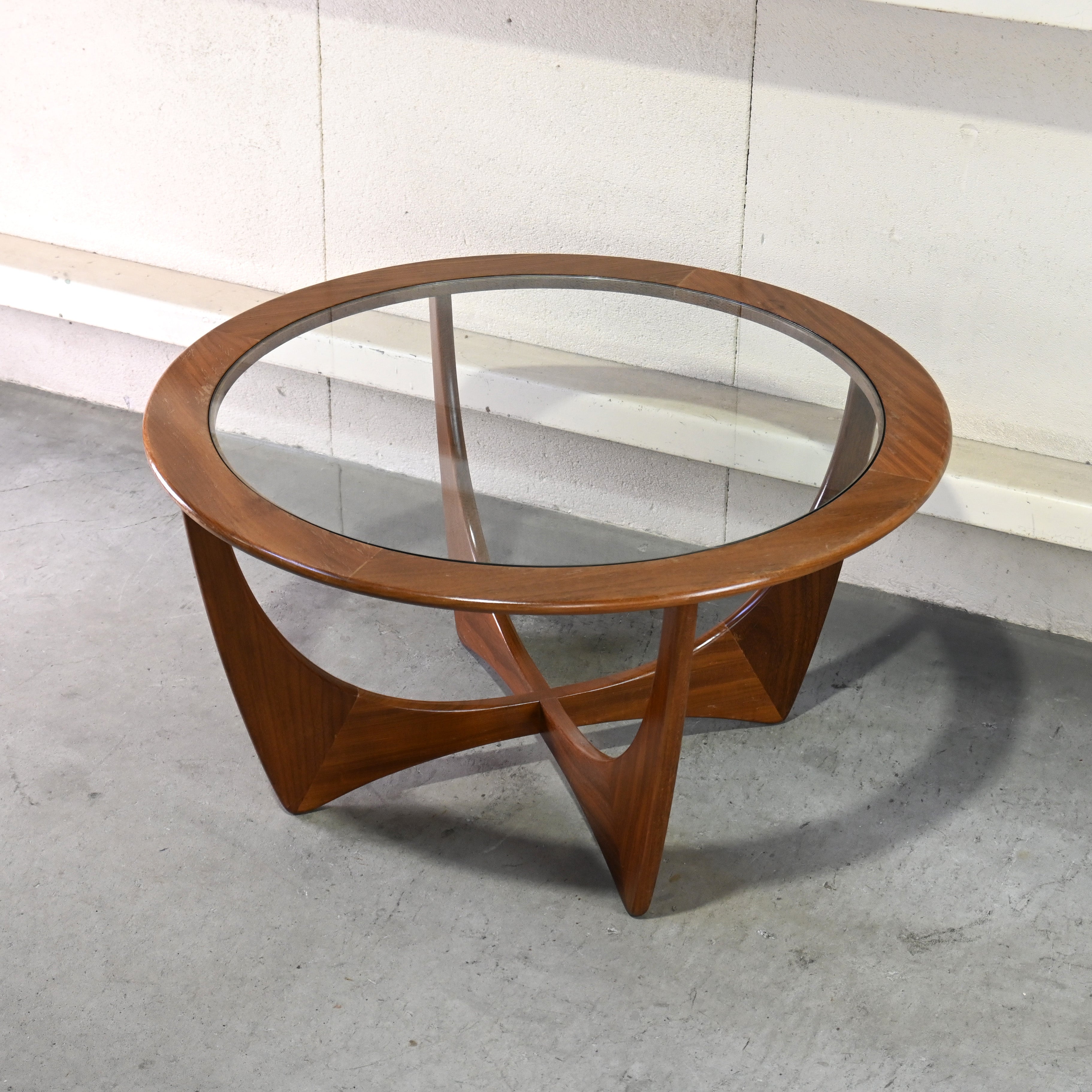 G-PLAN Fresco Astro Circular table Victor Bramwell Wilkins UK vintage Midcentury Scandinavian design / ジープラン フレスコ アストロ サーキュラーテーブル ビクター・ブラムウェル・ウィルキンス 英国ヴィンテージ ミッドセンチュリー 北欧デザイン