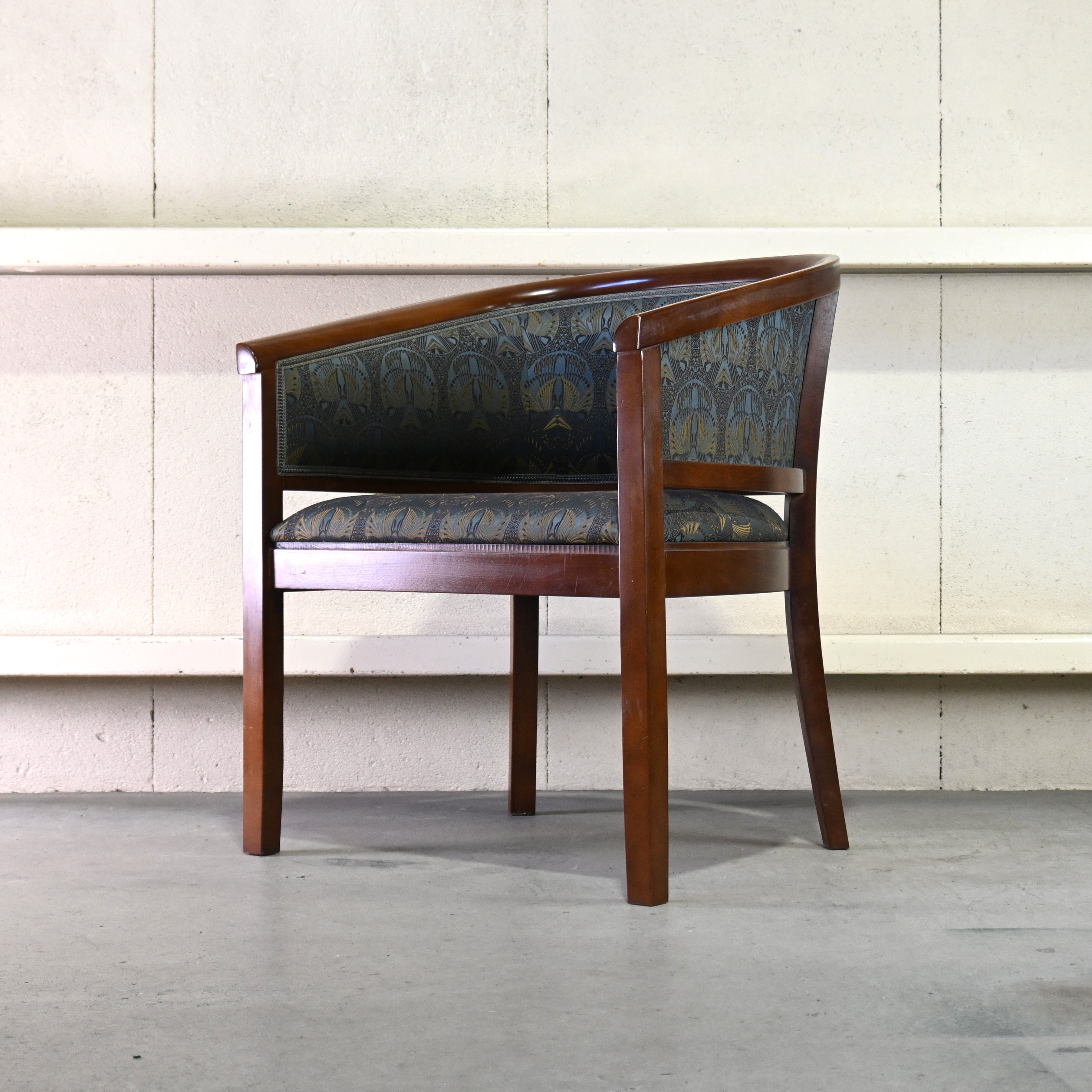 ZMG Radomsko Beech wood arm chair Made in Poland European classical style / ZMG ラドムスコ ブナ材 アームチェア ポーランド製 ヨーロピアンクラシカルスタイル