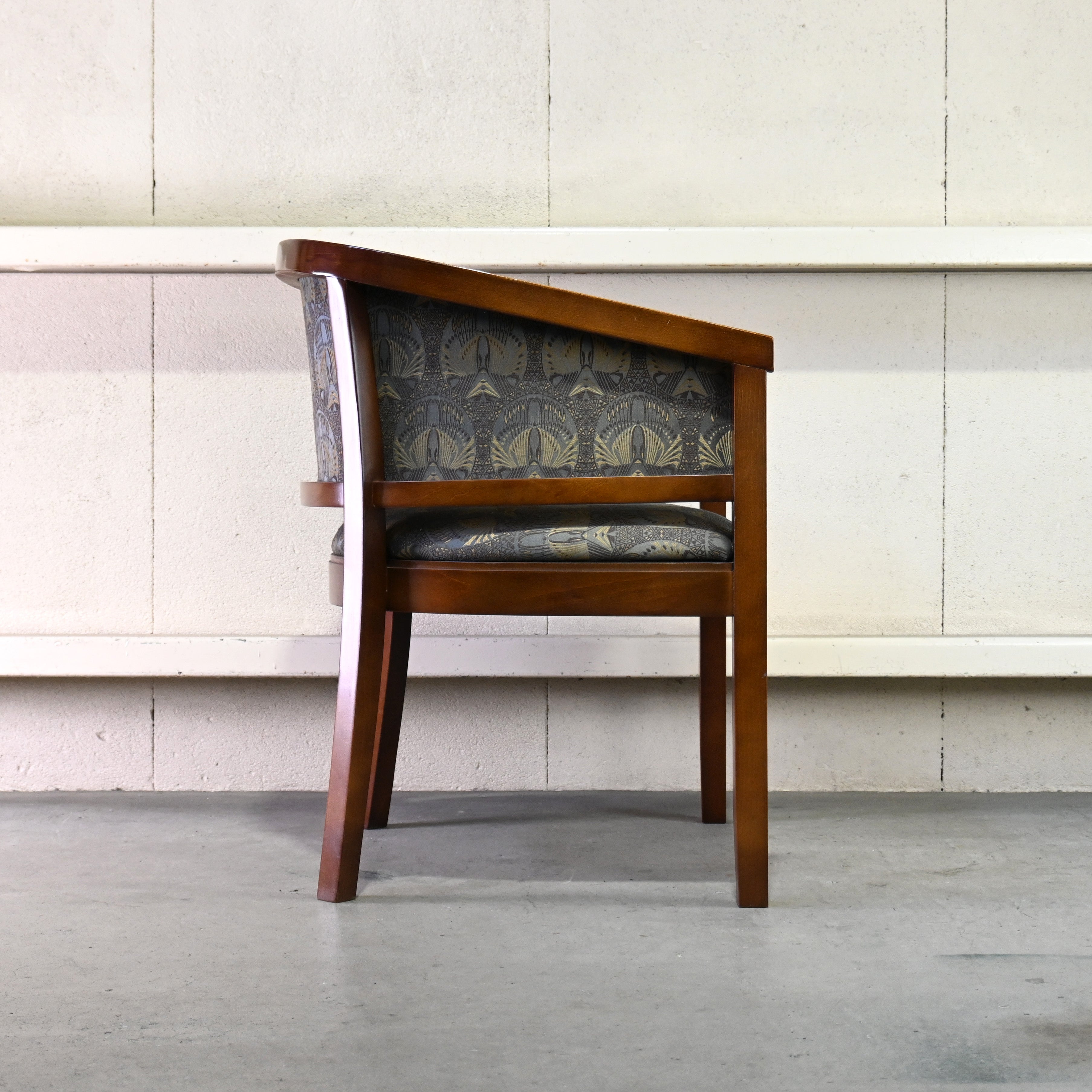 ZMG Radomsko Beech wood arm chair Made in Poland European classical style / ZMG ラドムスコ ブナ材 アームチェア ポーランド製 ヨーロピアンクラシカルスタイル