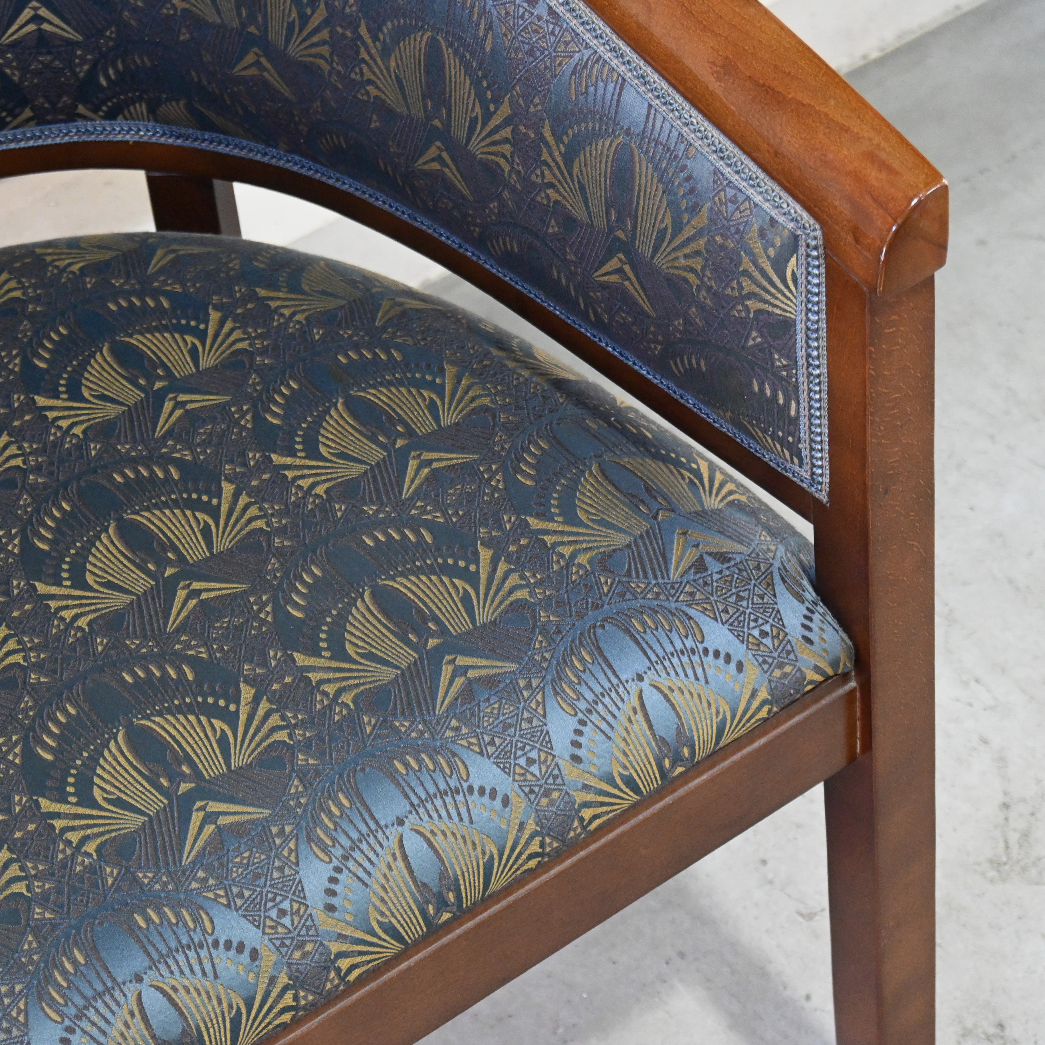 ZMG Radomsko Beech wood arm chair Made in Poland European classical style / ZMG ラドムスコ ブナ材 アームチェア ポーランド製 ヨーロピアンクラシカルスタイル