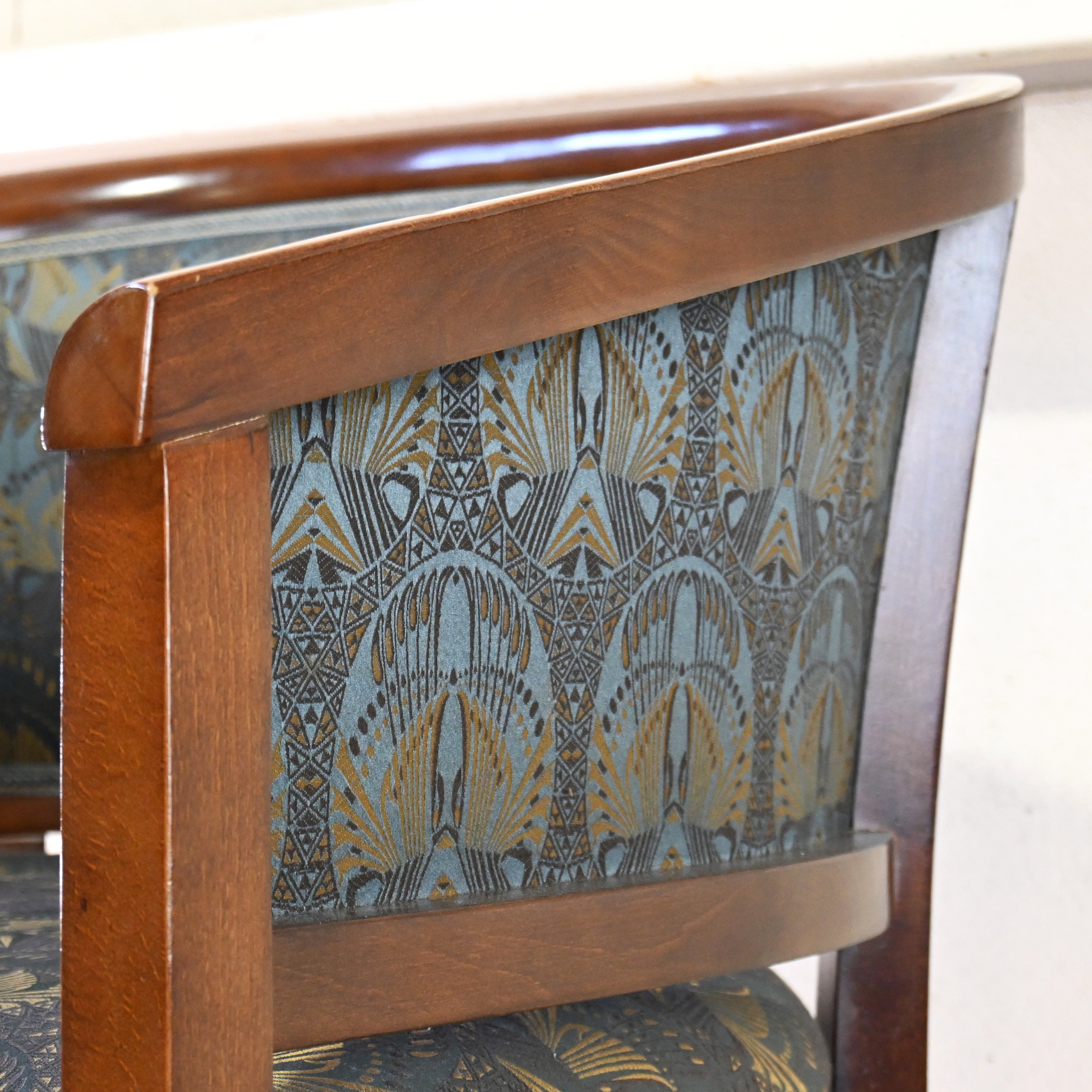 ZMG Radomsko Beech wood arm chair Made in Poland European classical style / ZMG ラドムスコ ブナ材 アームチェア ポーランド製 ヨーロピアンクラシカルスタイル