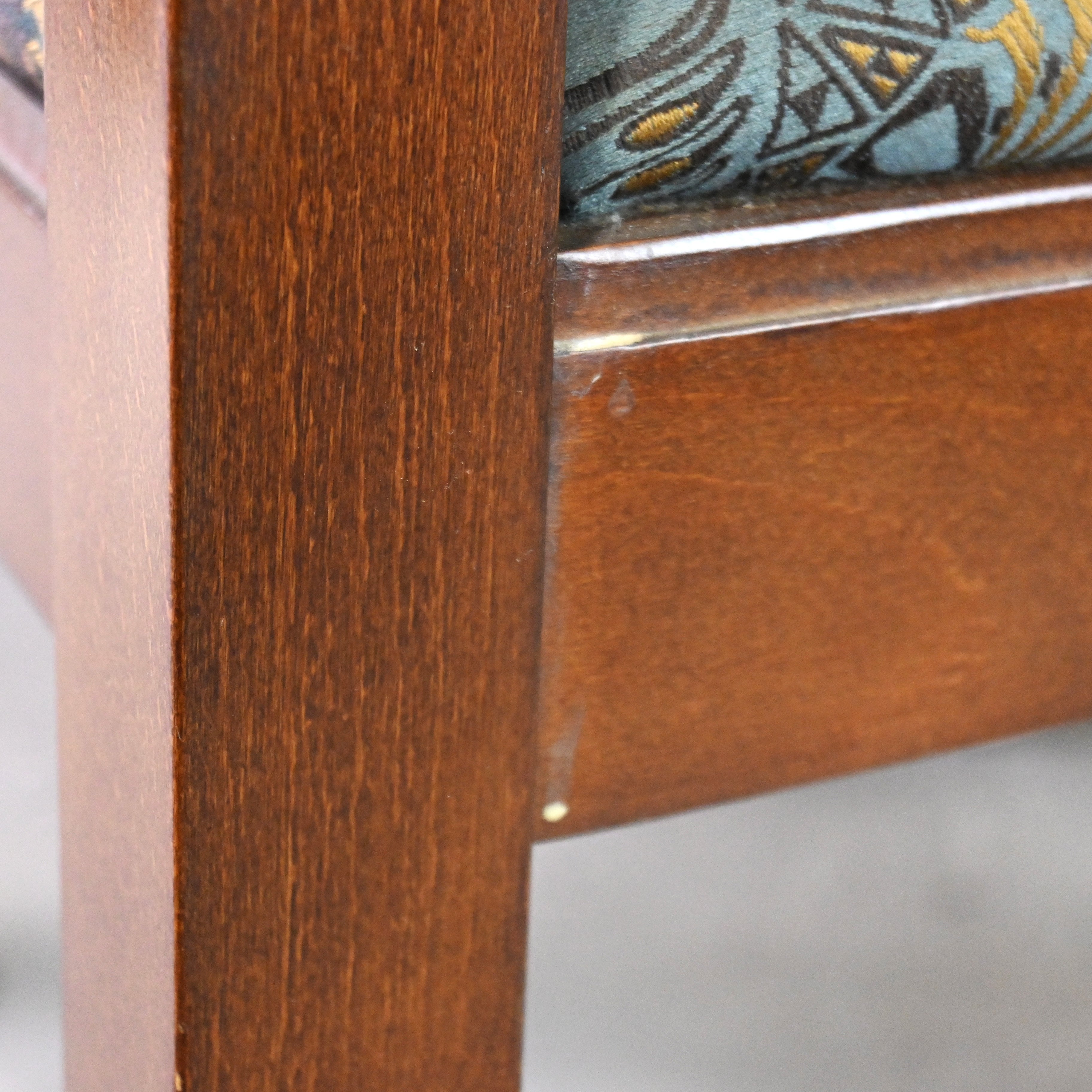 ZMG Radomsko Beech wood arm chair Made in Poland European classical style / ZMG ラドムスコ ブナ材 アームチェア ポーランド製 ヨーロピアンクラシカルスタイル