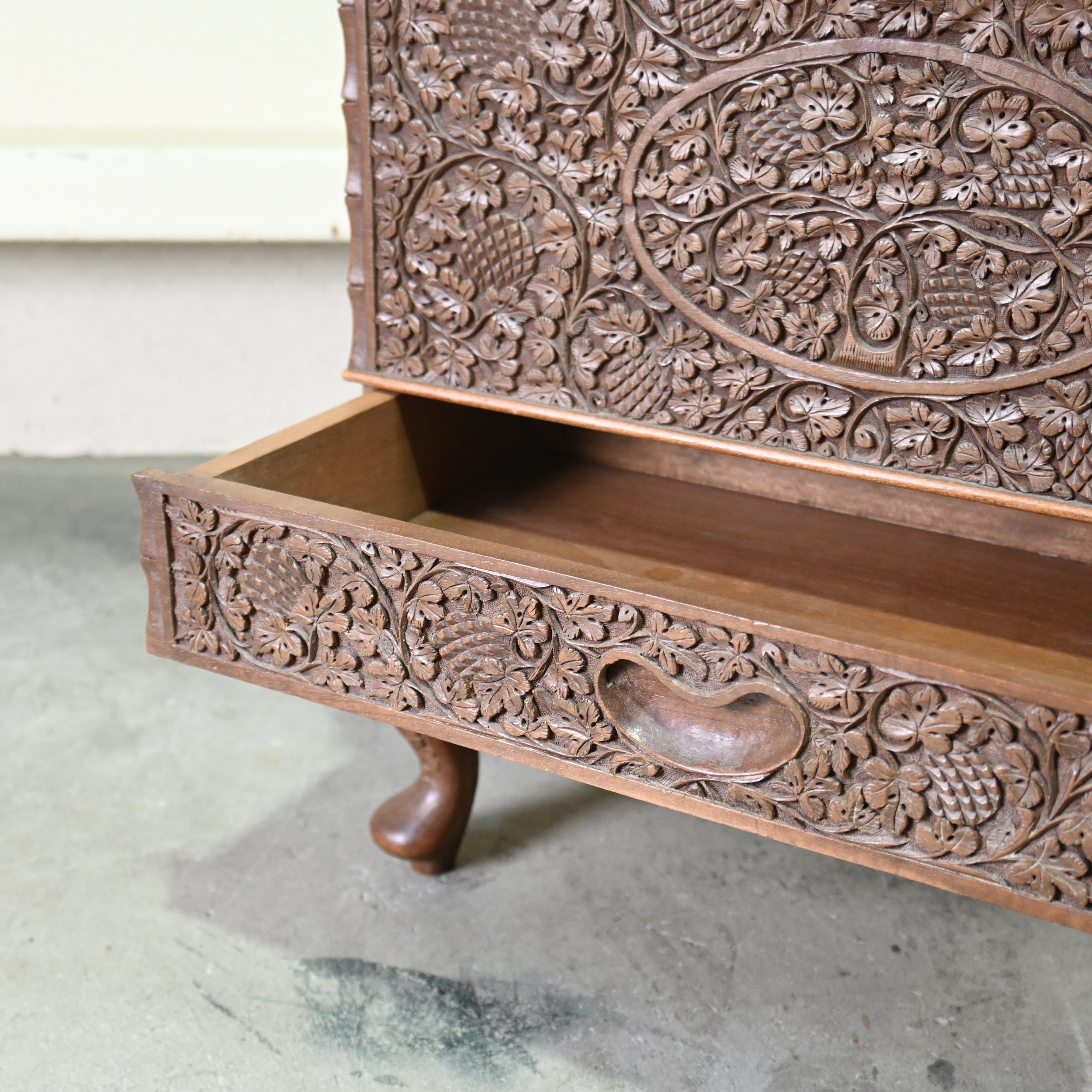 Asian furniture Wood carving Treasure box Small cabinet / アジアン家具 彫刻 トレジャーボックス スモールキャビネット