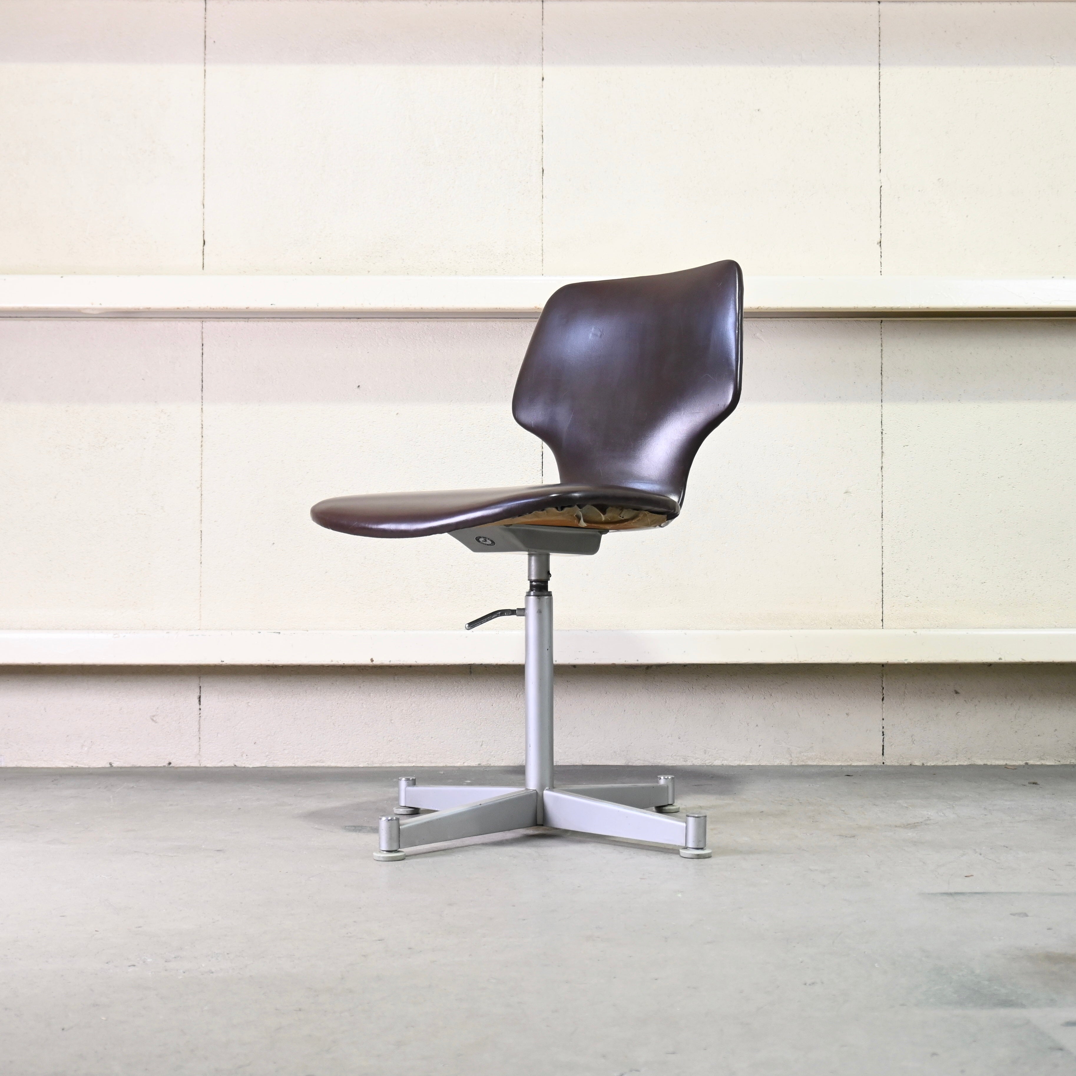 Nisso Hi - Mold Desk chair Brown Japanese modern / ニッソーハイモールド デスクチェア ブラウン ジャパニーズモダン