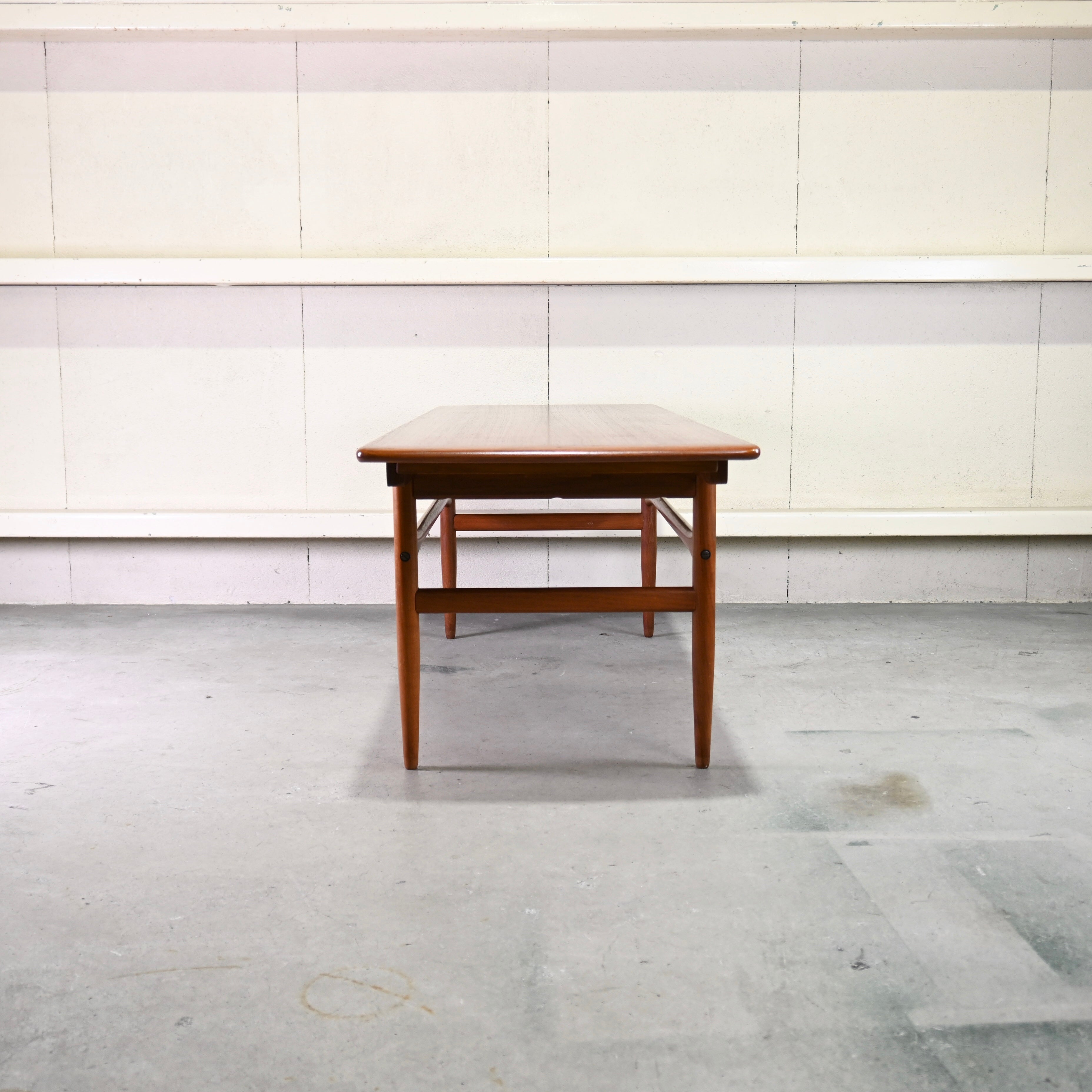 Arrebo Møbler × Andreas Hansen Teakwood Extension center table Danish vintage Midcentury / アレボモブラー アンドレスハンセン チーク材 エクステンション センターテーブル デンマークヴィンテージ ミットセンチュリー