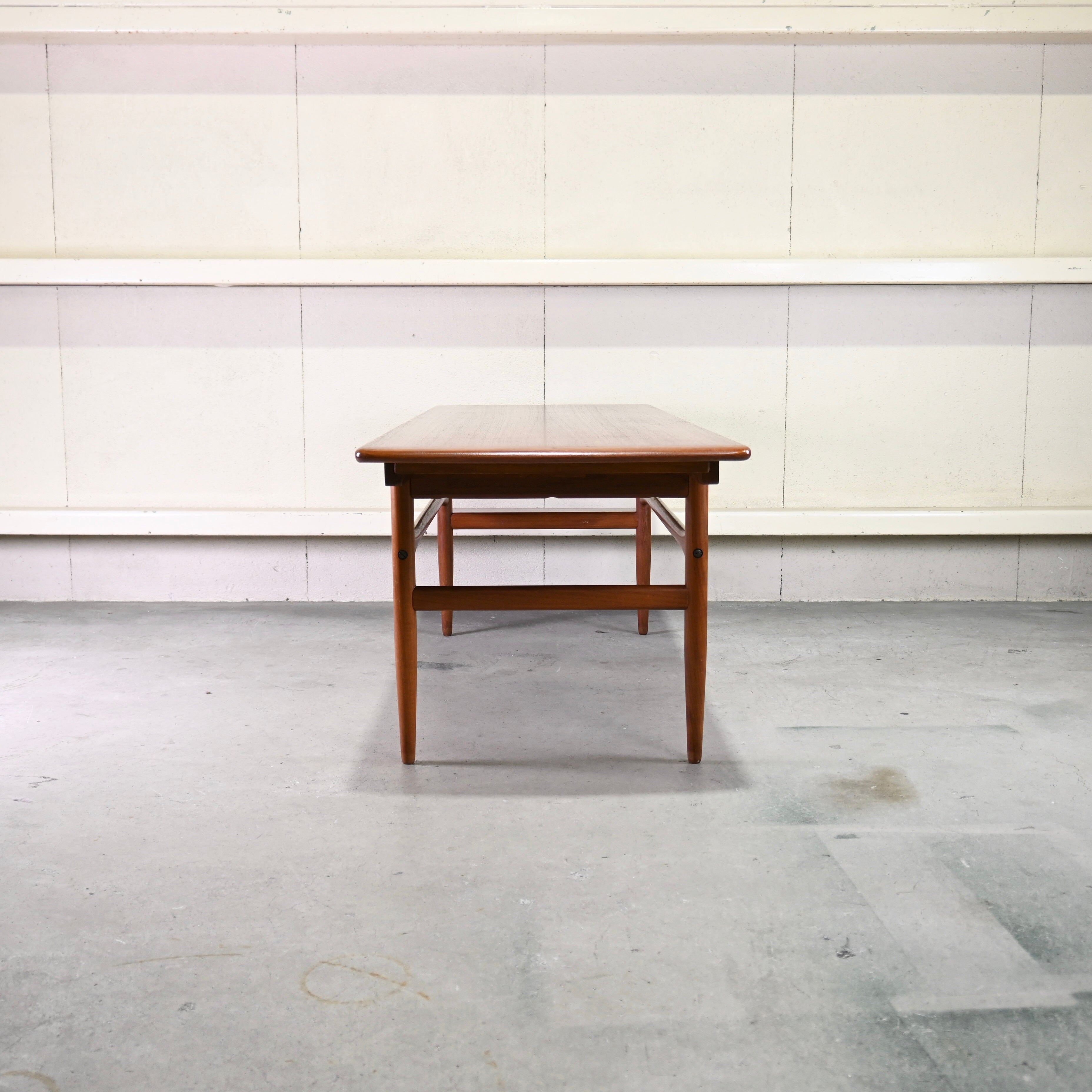 Arrebo Møbler × Andreas Hansen Teakwood Extension center table Danish vintage Midcentury / アレボモブラー アンドレスハンセン チーク材 エクステンション センターテーブル デンマークヴィンテージ ミットセンチュリー