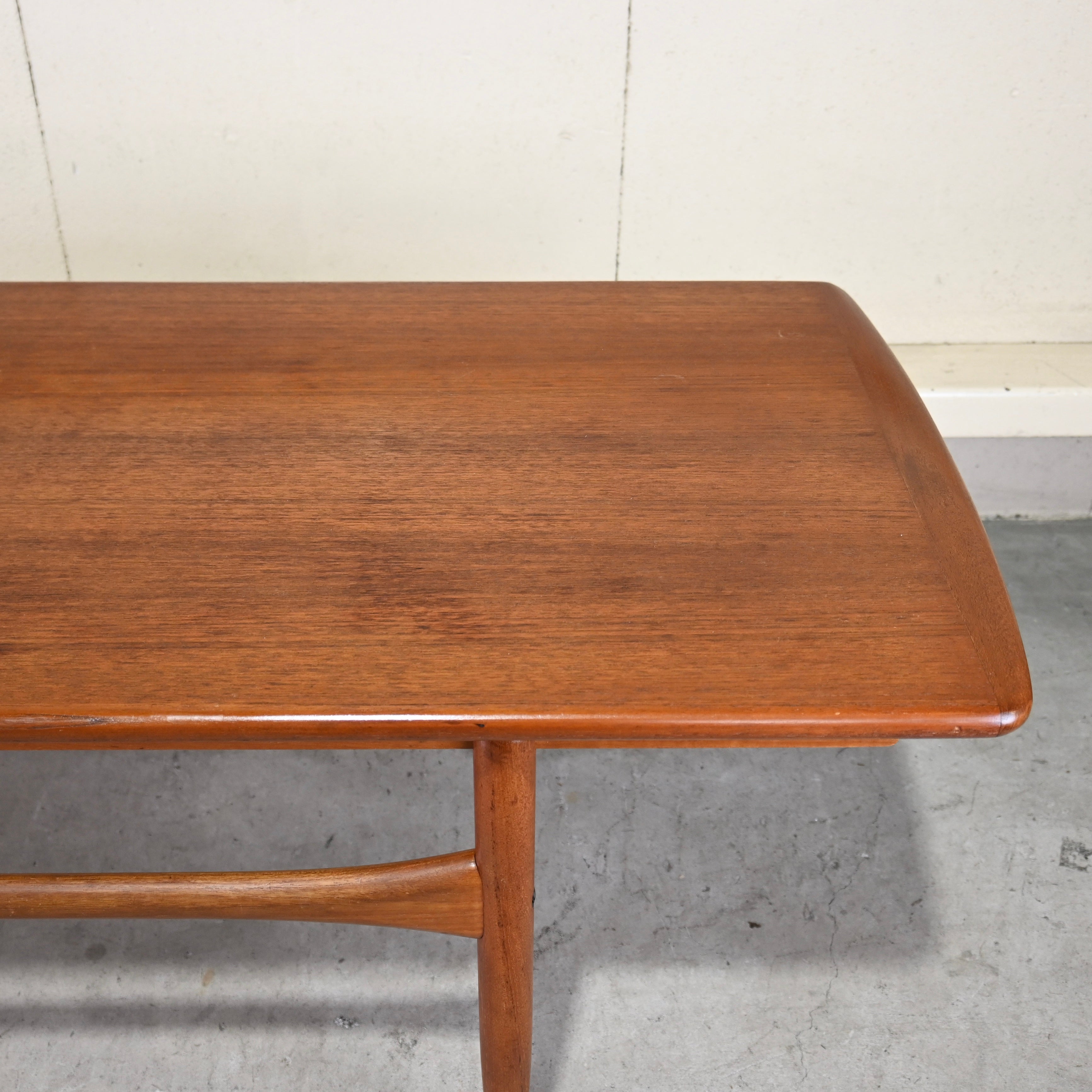 Arrebo Møbler × Andreas Hansen Teakwood Extension center table Danish vintage Midcentury / アレボモブラー アンドレスハンセン チーク材 エクステンション センターテーブル デンマークヴィンテージ ミットセンチュリー