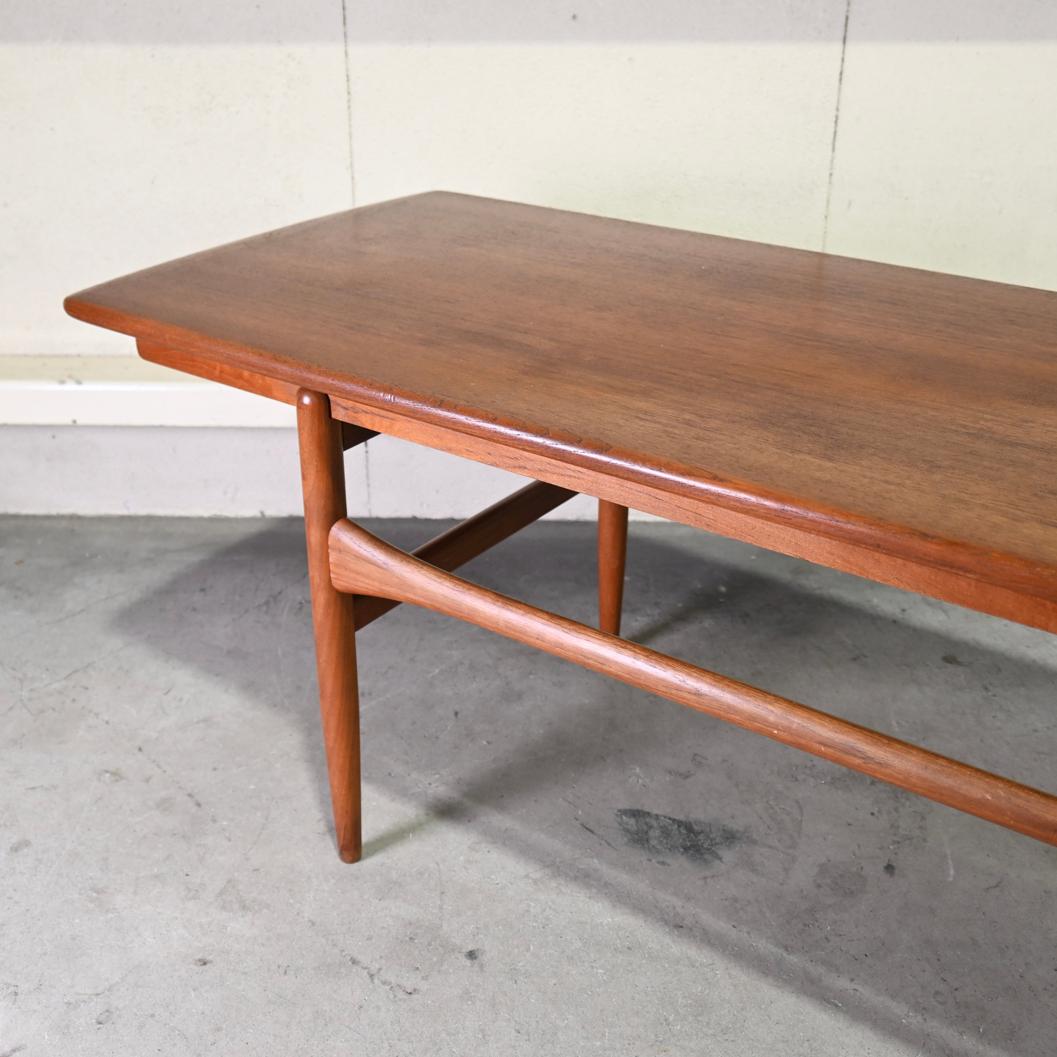 Arrebo Møbler × Andreas Hansen Teakwood Extension center table Danish vintage Midcentury / アレボモブラー アンドレスハンセン チーク材 エクステンション センターテーブル デンマークヴィンテージ ミットセンチュリー