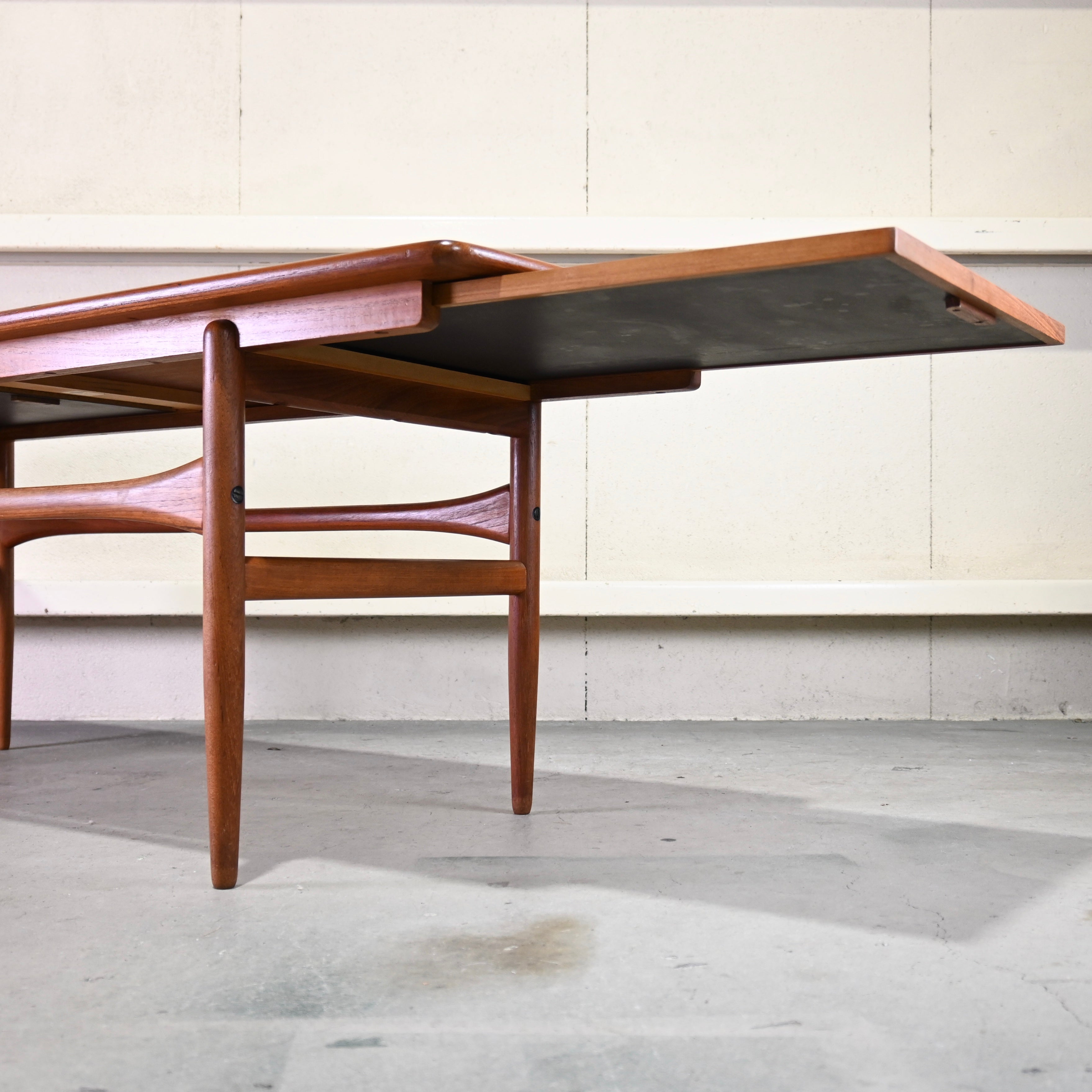 Arrebo Møbler × Andreas Hansen Teakwood Extension center table Danish vintage Midcentury / アレボモブラー アンドレスハンセン チーク材 エクステンション センターテーブル デンマークヴィンテージ ミットセンチュリー