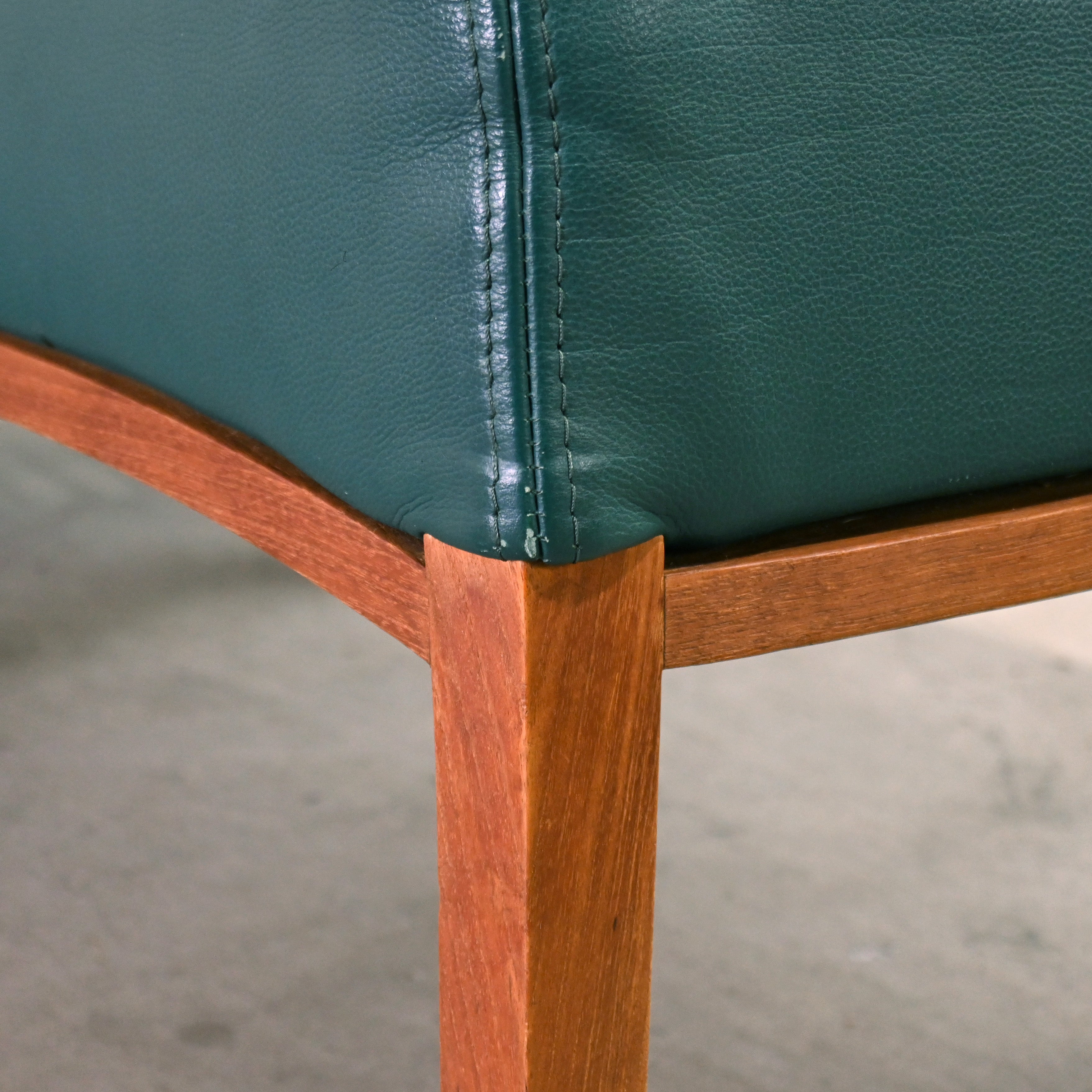 BC Kobo Teakwood × Leather Lounge chair Wide Green Japanese modern Scandinavian design / BC工房 チーク材 × リアルレザー ラウンジチェア ワイド グリーン ジャパニーズモダン 北欧デザイン