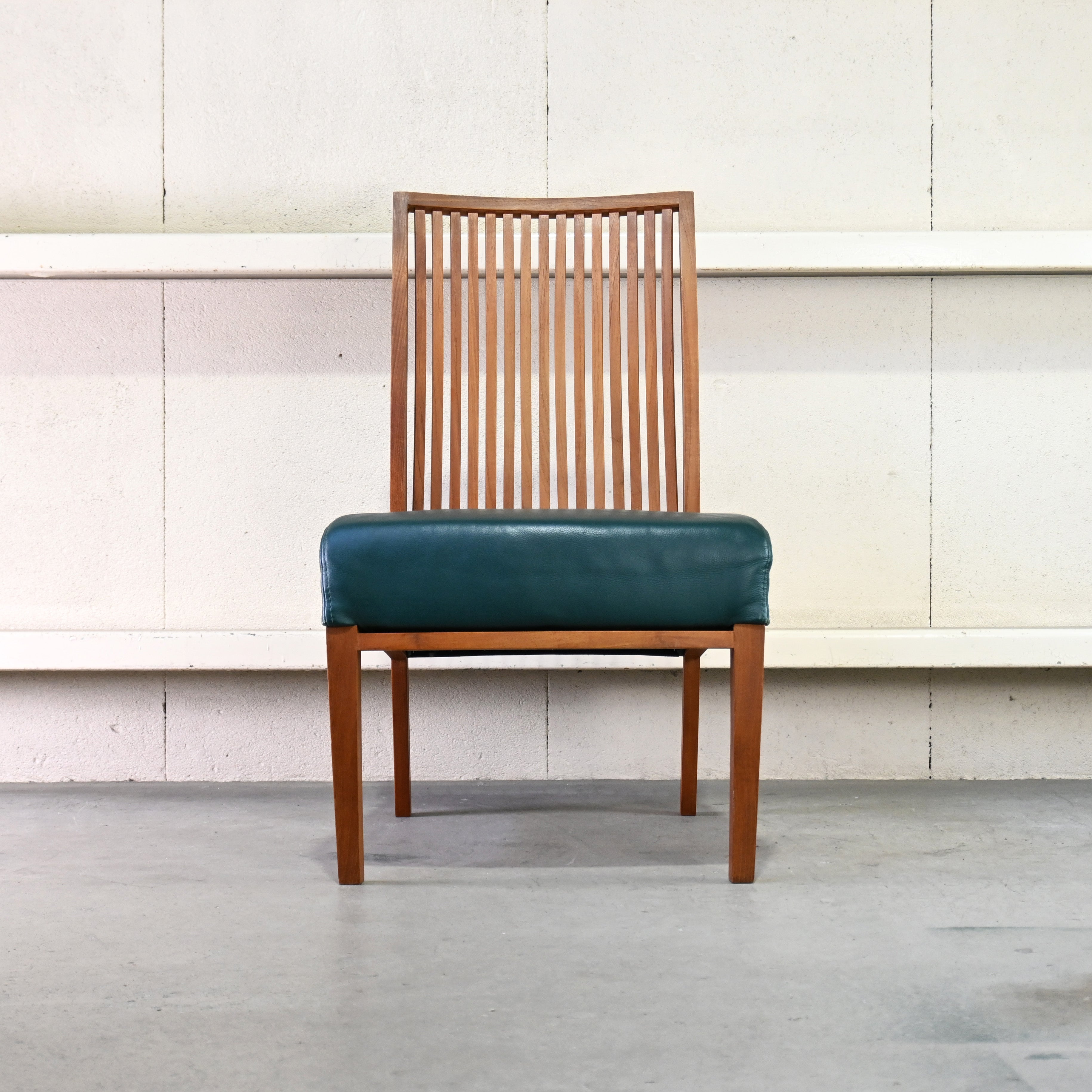 BC Kobo Teakwood × Leather Lounge chair Japanese modern Scandinavian design [A] Brick red [B] Green / BC工房 チーク材 × リアルレザー ラウンジチェア ジャパニーズモダン 北欧デザイン [A] ブリックレッド [B] グリーン