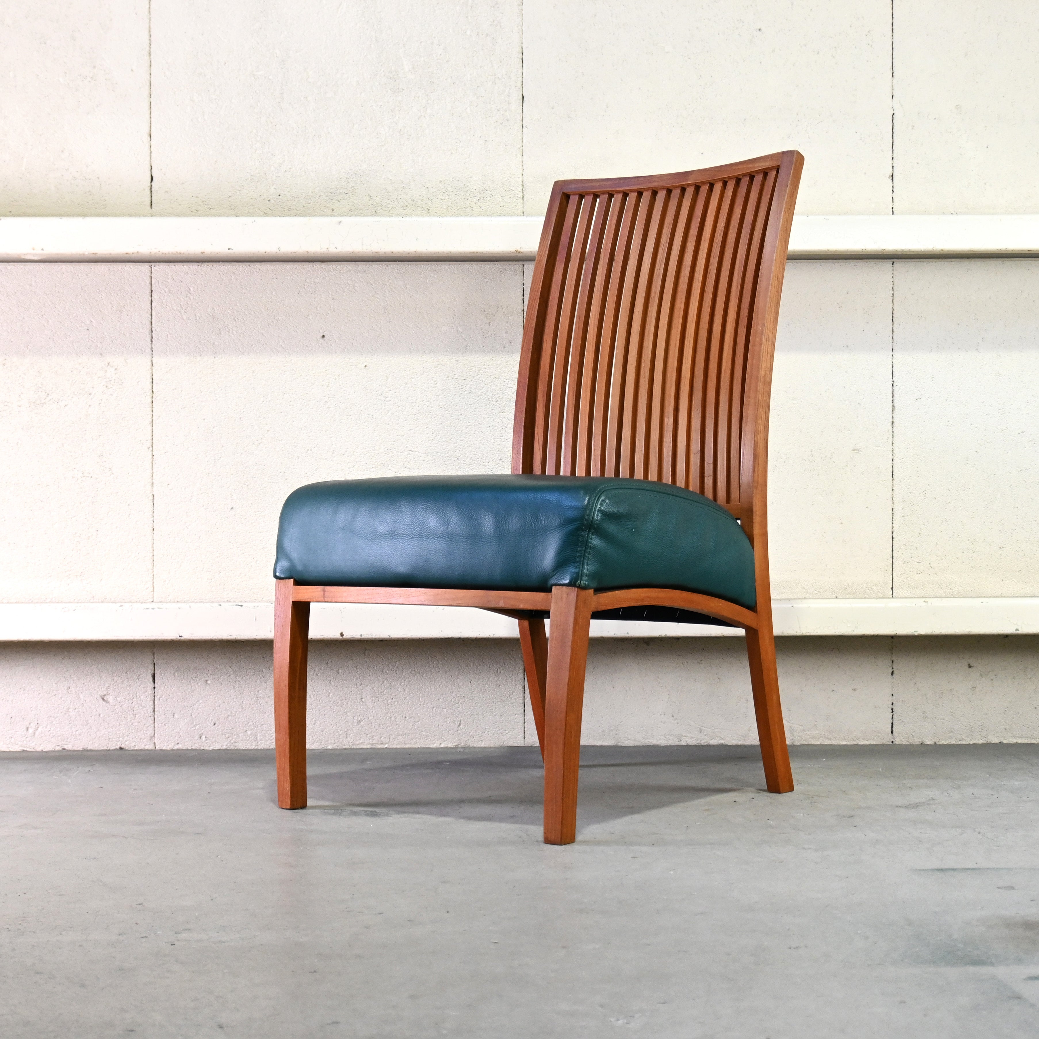 BC Kobo Teakwood × Leather Lounge chair Japanese modern Scandinavian design [A] Brick red [B] Green / BC工房 チーク材 × リアルレザー ラウンジチェア ジャパニーズモダン 北欧デザイン [A] ブリックレッド [B] グリーン