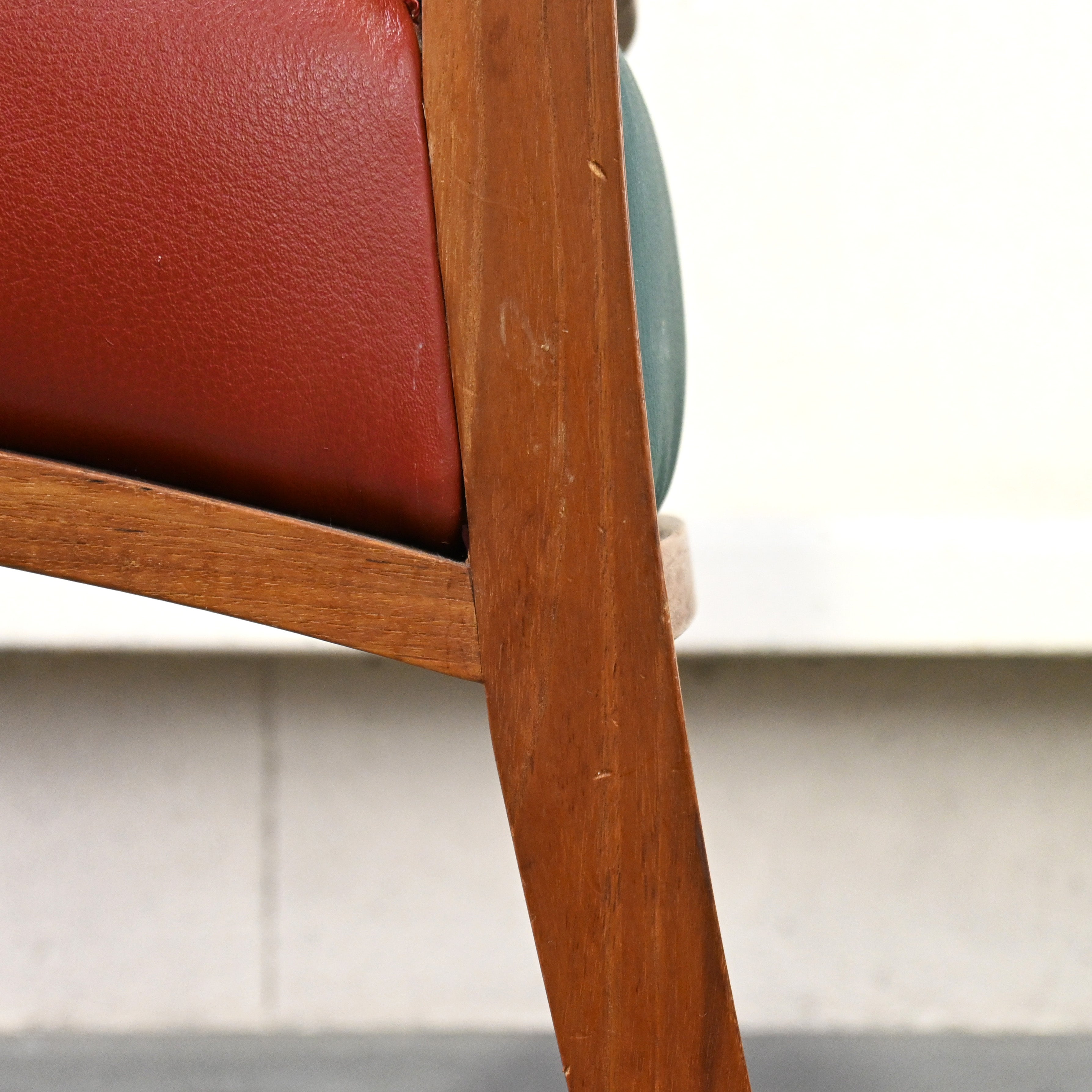 BC Kobo Teakwood × Leather Lounge chair Japanese modern Scandinavian design [A] Brick red [B] Green / BC工房 チーク材 × リアルレザー ラウンジチェア ジャパニーズモダン 北欧デザイン [A] ブリックレッド [B] グリーン