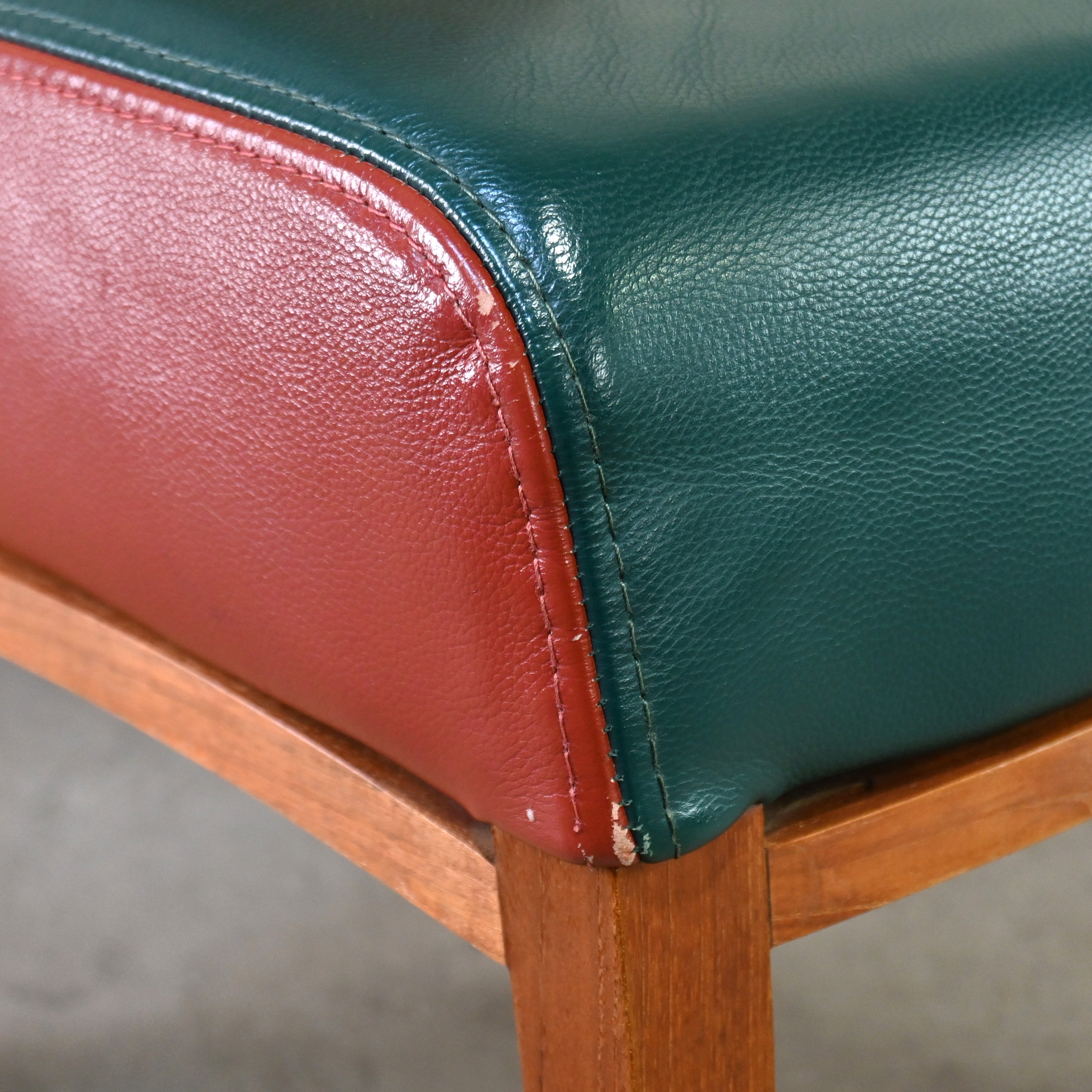 BC Kobo Teakwood × Leather Lounge chair Japanese modern Scandinavian design [A] Brick red [B] Green / BC工房 チーク材 × リアルレザー ラウンジチェア ジャパニーズモダン 北欧デザイン [A] ブリックレッド [B] グリーン