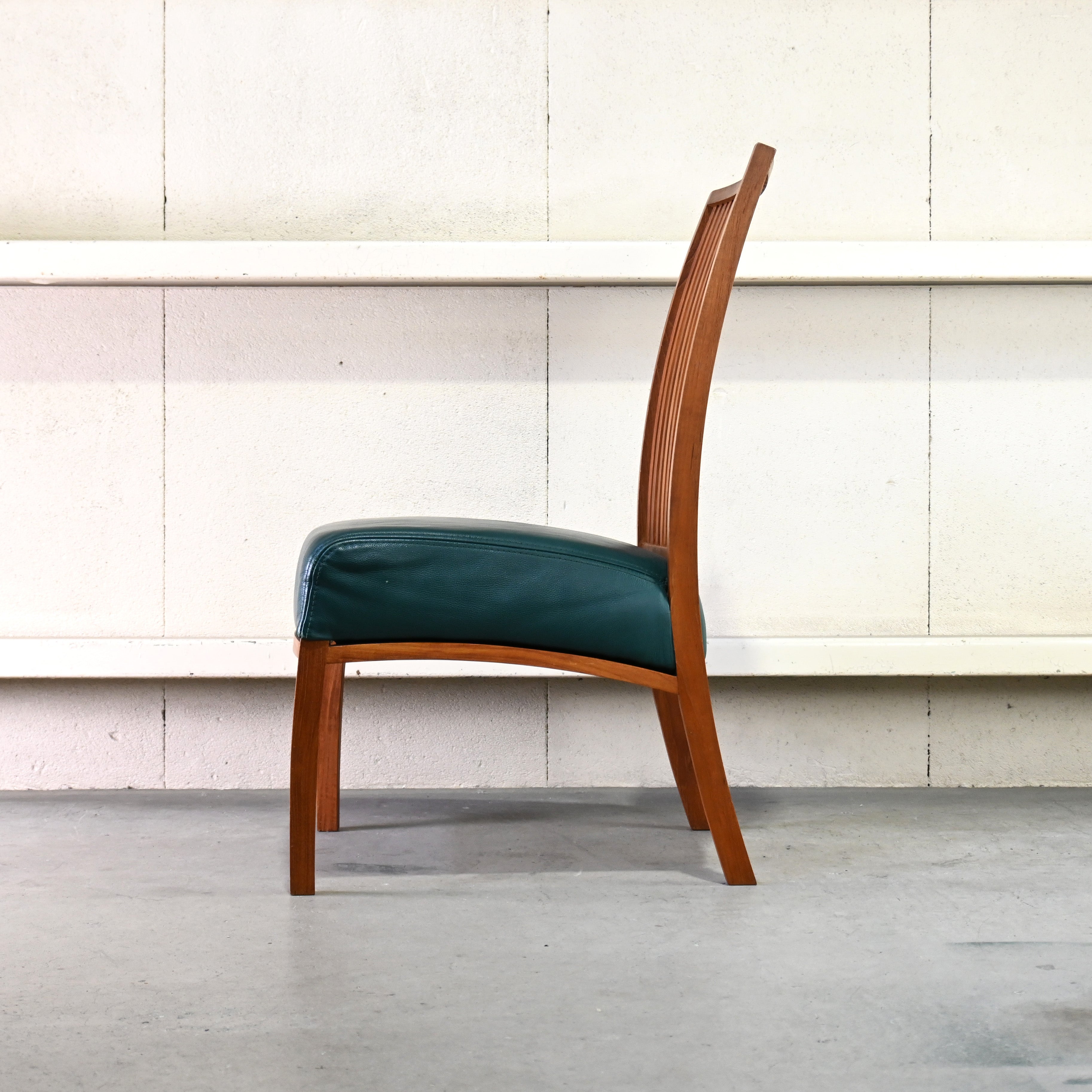 BC Kobo Teakwood × Leather Lounge chair Japanese modern Scandinavian design [A] Brick red [B] Green / BC工房 チーク材 × リアルレザー ラウンジチェア ジャパニーズモダン 北欧デザイン [A] ブリックレッド [B] グリーン