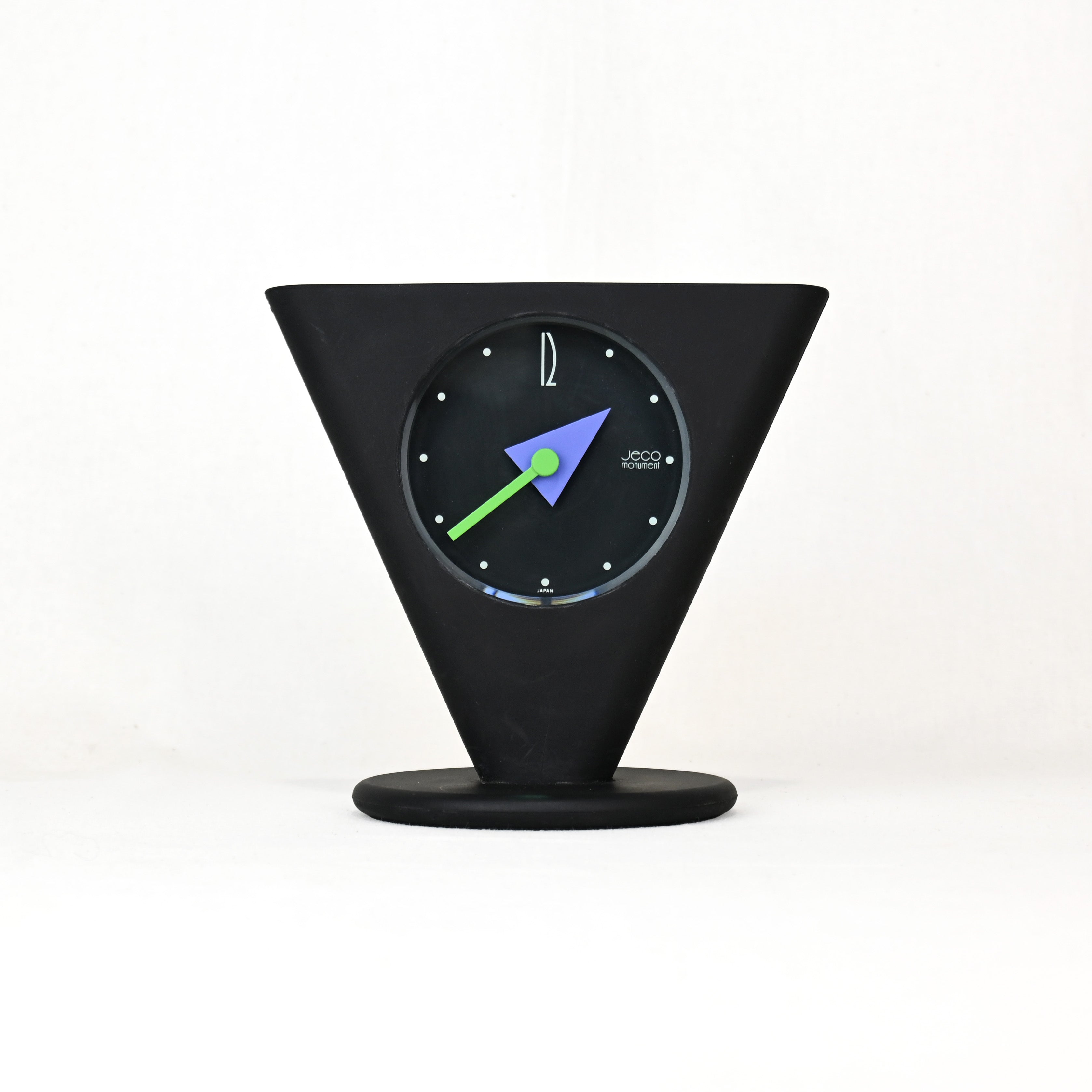 JECO Table clock Triangle body Retropop Postmodern Memphis style / ジェコー 置き時計 トライアングルボディ レトロポップ ポストモダン メンフィススタイル