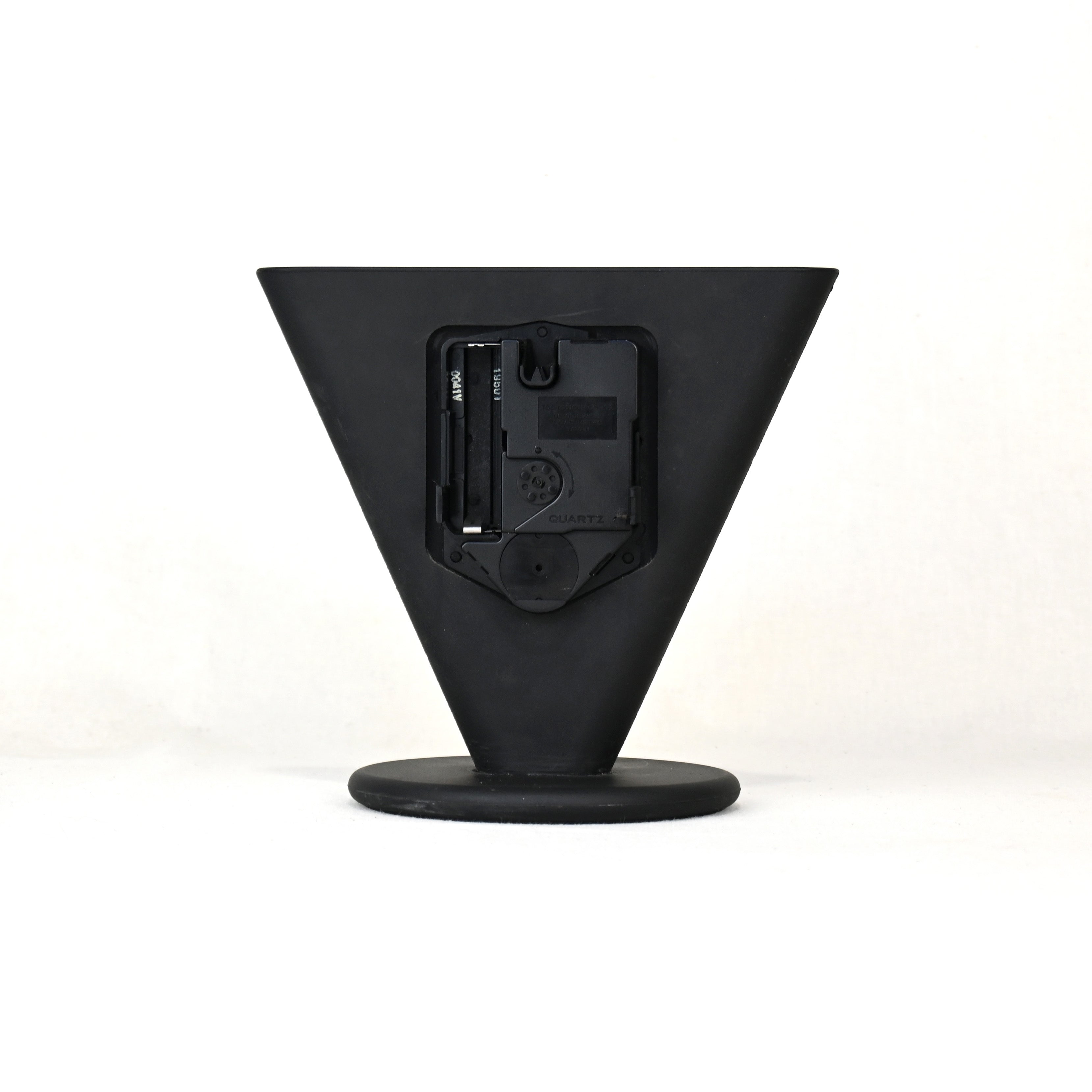 JECO Table clock Triangle body Retropop Postmodern Memphis style / ジェコー 置き時計 トライアングルボディ レトロポップ ポストモダン メンフィススタイル