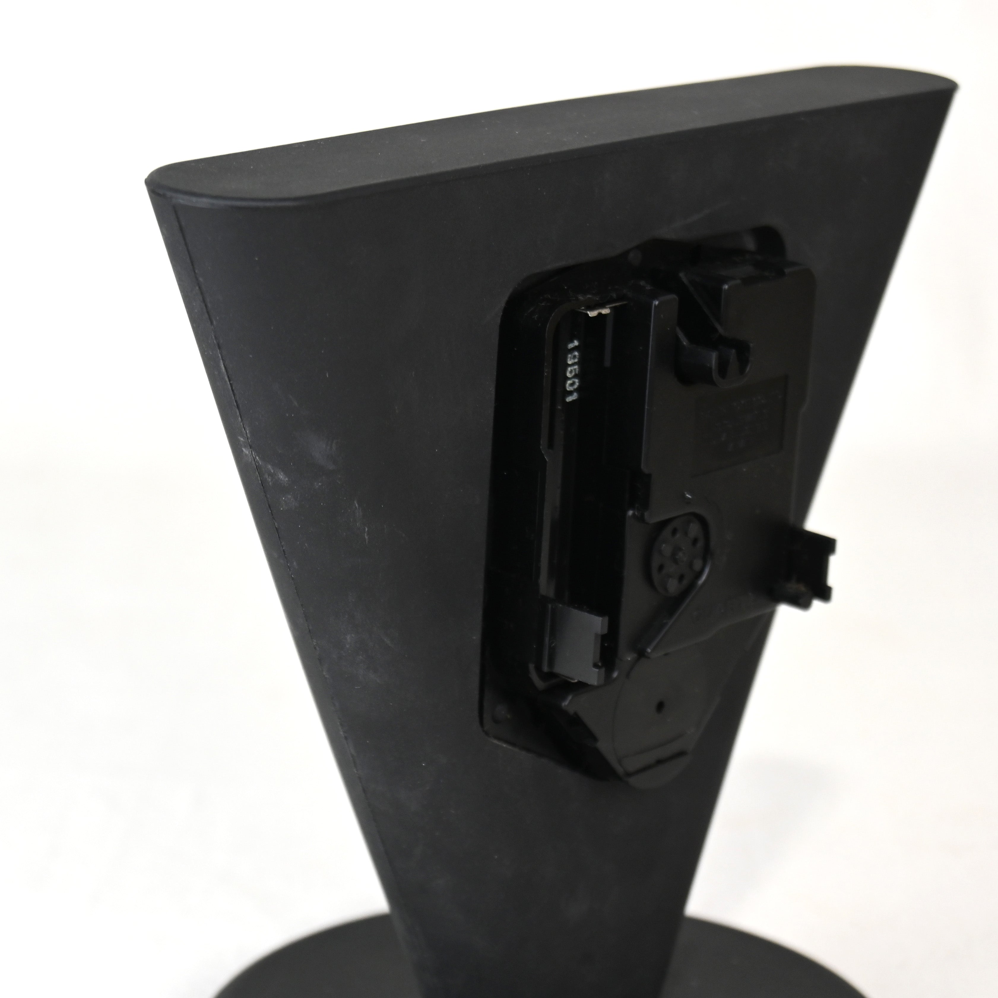 JECO Table clock Triangle body Retropop Postmodern Memphis style / ジェコー 置き時計 トライアングルボディ レトロポップ ポストモダン メンフィススタイル