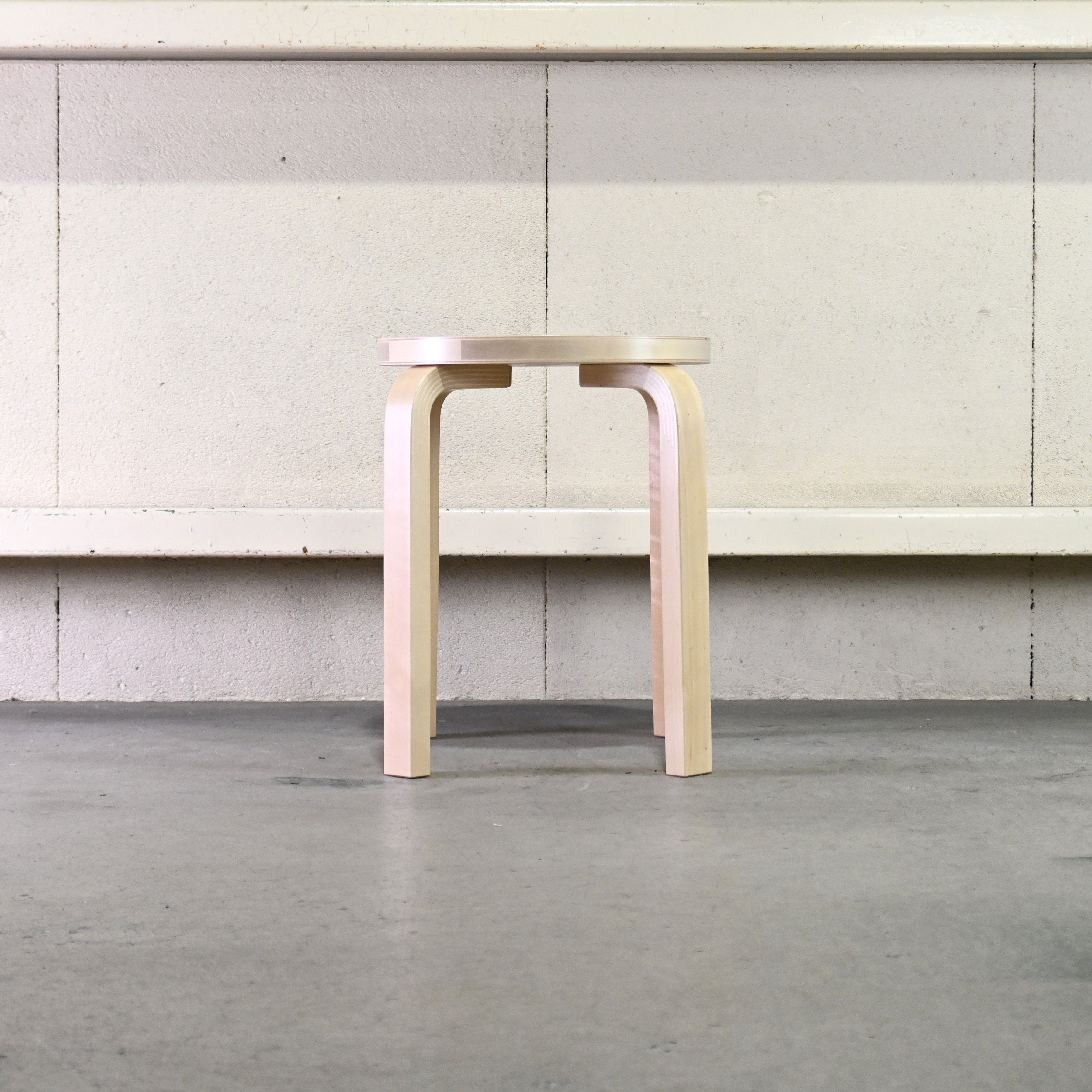 Artek Alvar Aalto Stool E60 Birch wood Natural lacquer 2025’s Scandinavian design / アルテック アルヴァ・アアルト スツールE60 バーチ材 ナチュラルラッカー 2025年出荷品 北欧デザイン