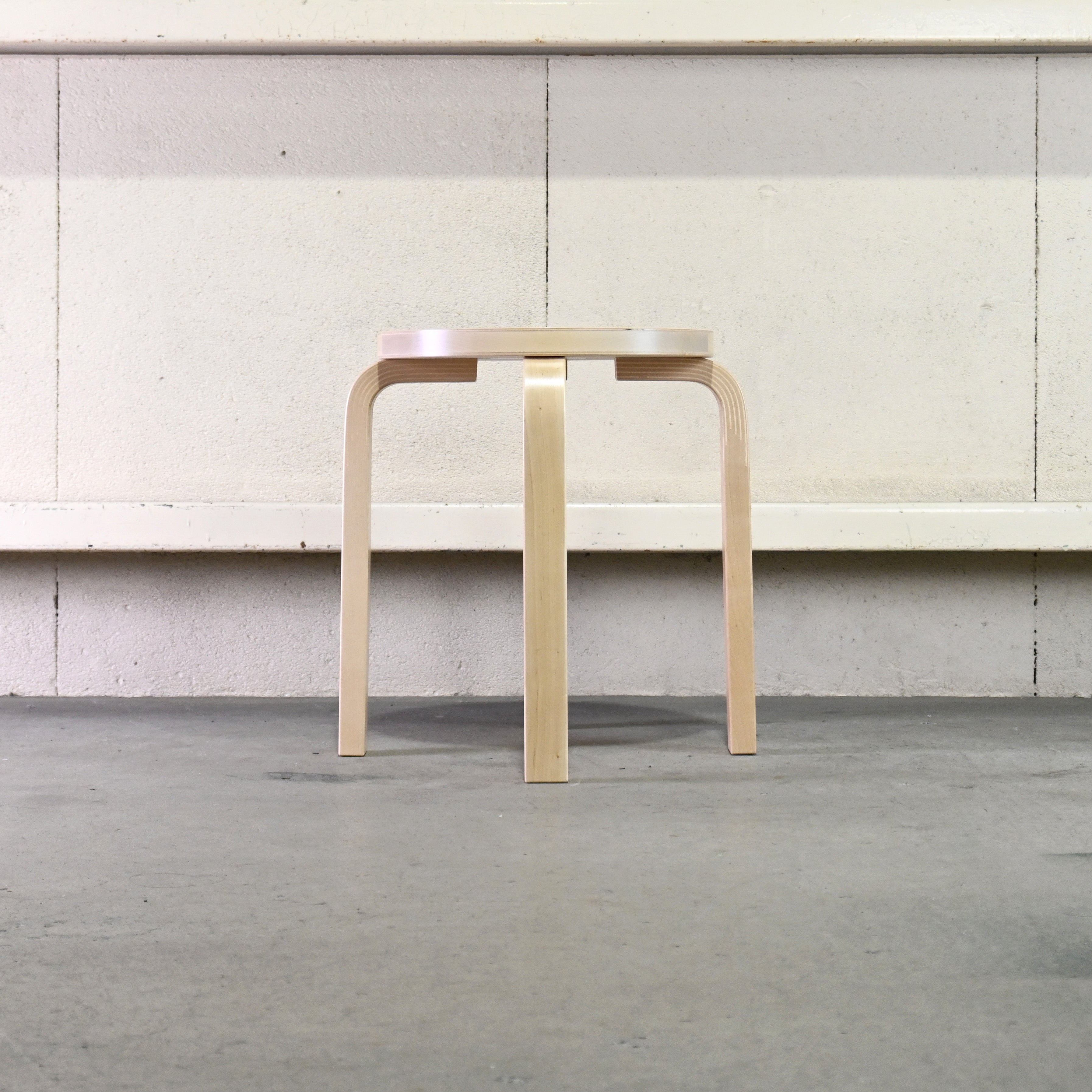 Artek Alvar Aalto Stool E60 Birch wood Natural lacquer 2025’s Scandinavian design / アルテック アルヴァ・アアルト スツールE60 バーチ材 ナチュラルラッカー 2025年出荷品 北欧デザイン