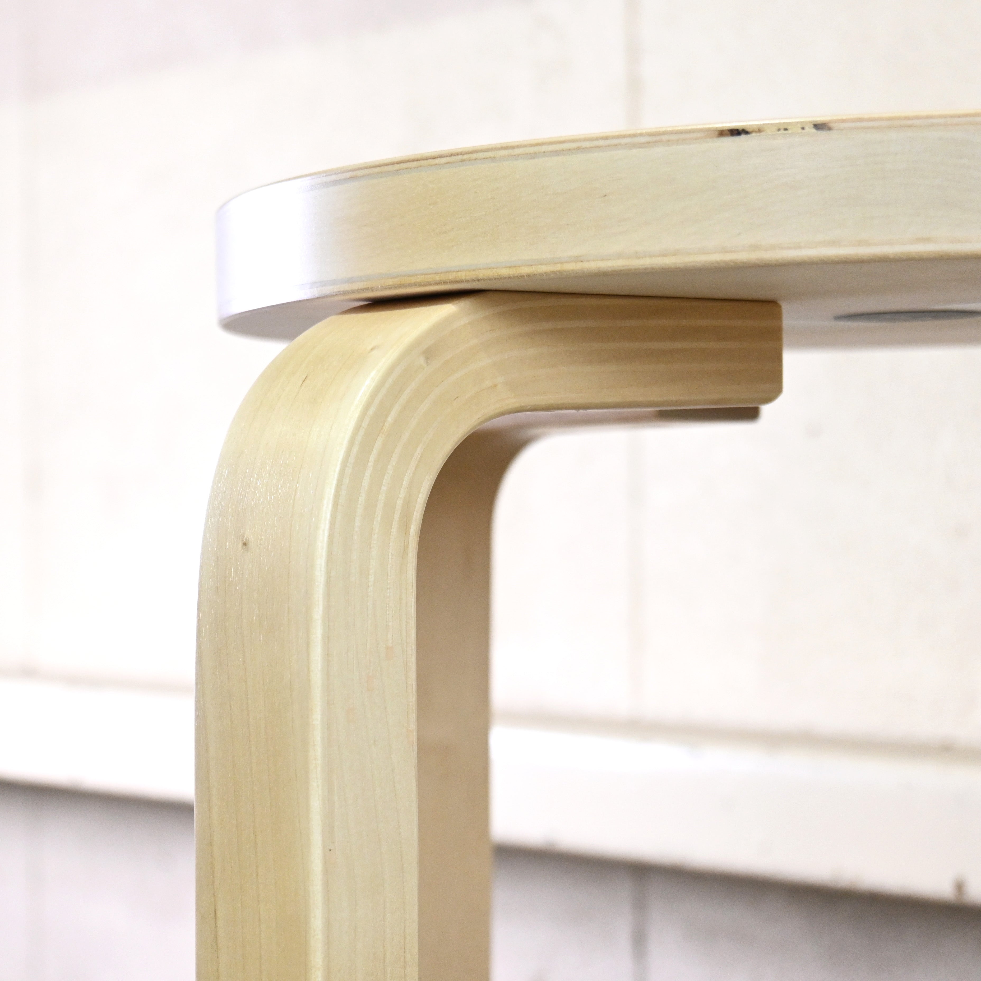 Artek Alvar Aalto Stool E60 Birch wood Natural lacquer 2025’s Scandinavian design / アルテック アルヴァ・アアルト スツールE60 バーチ材 ナチュラルラッカー 2025年出荷品 北欧デザイン