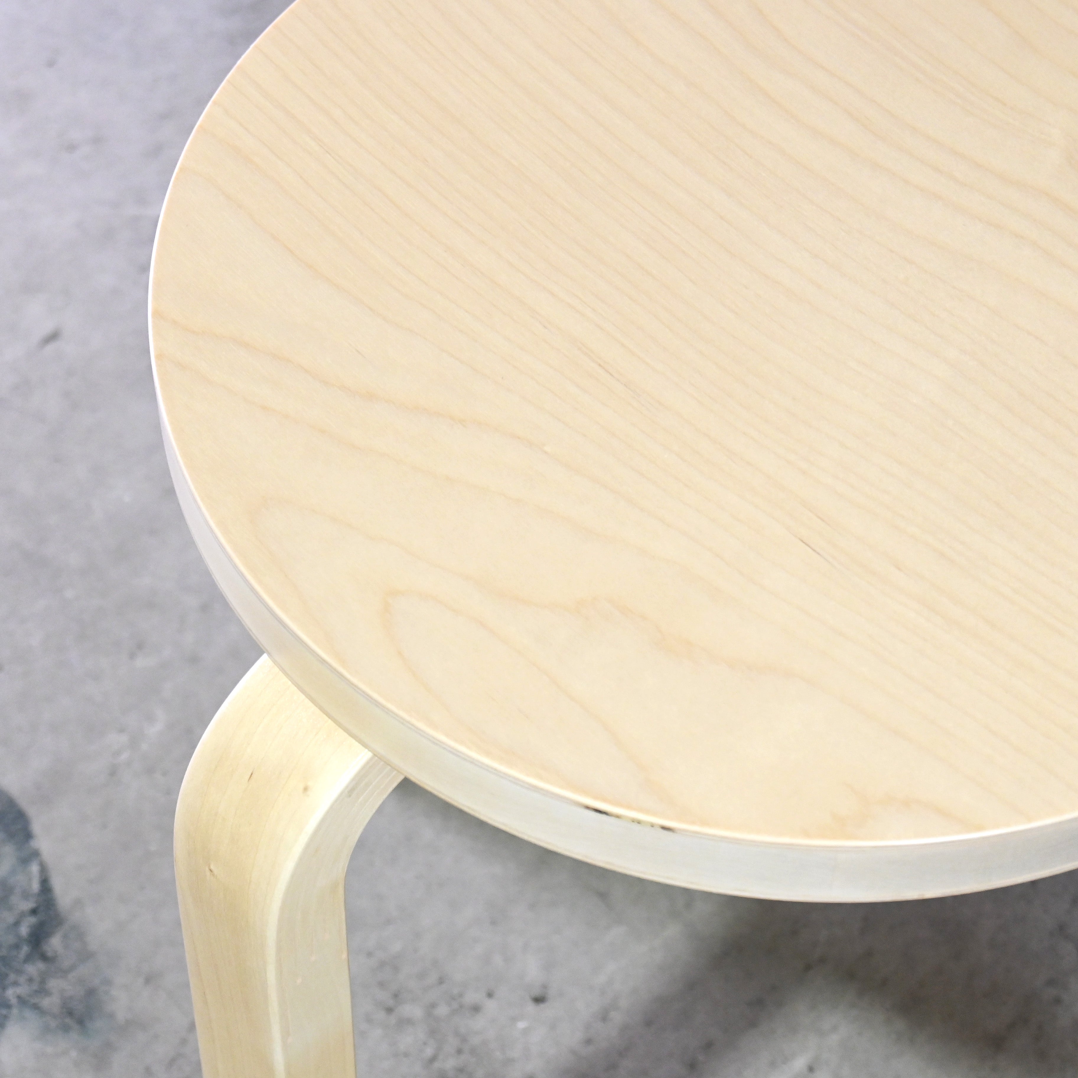 Artek Alvar Aalto Stool E60 Birch wood Natural lacquer 2025’s Scandinavian design / アルテック アルヴァ・アアルト スツールE60 バーチ材 ナチュラルラッカー 2025年出荷品 北欧デザイン