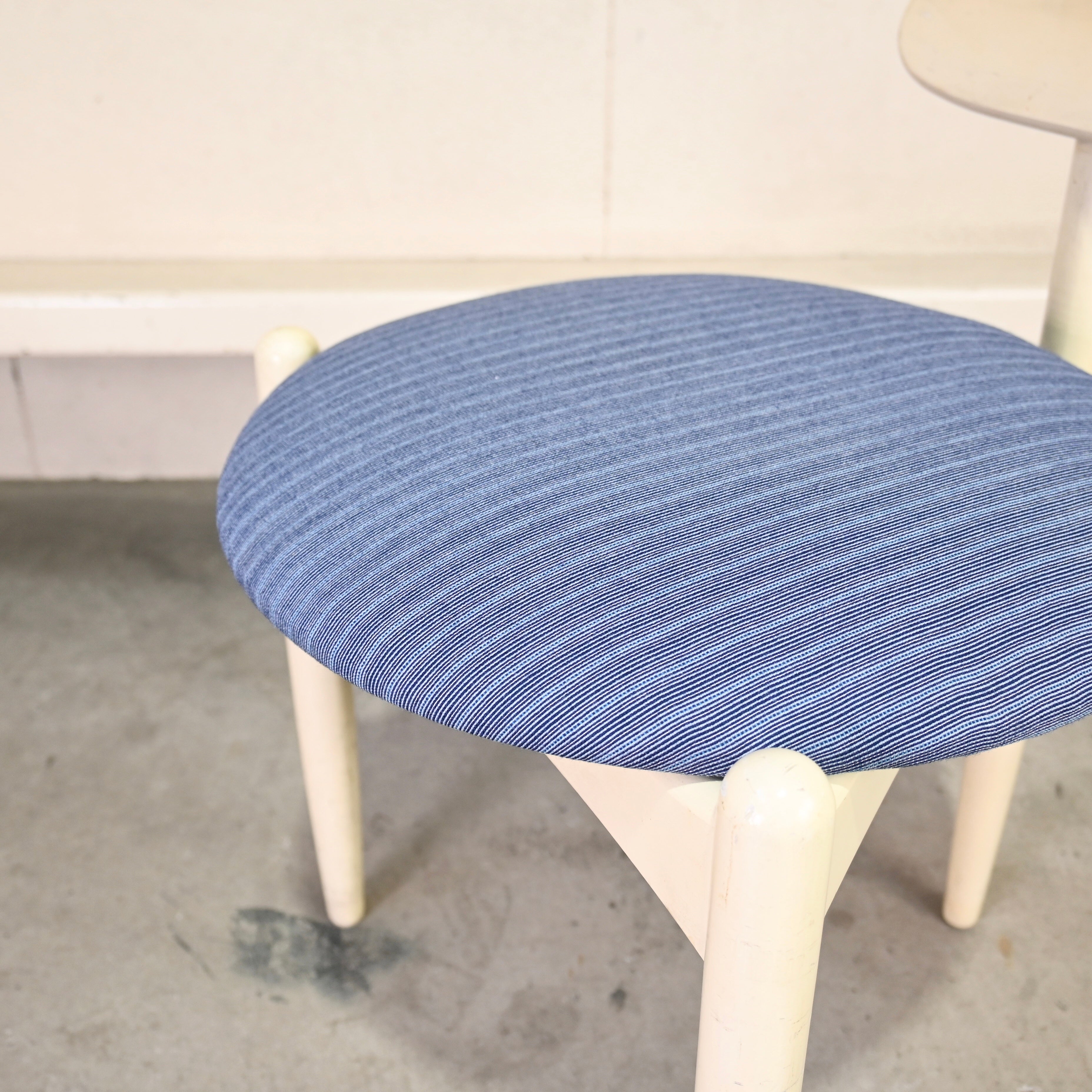 Old karimoku 3 legs stool Remake UK fabric Beechwood Japan vintage / オールドカリモク 3本脚 スツール リメイク 英国生地 ビーチ材 ジャパンヴィンテージ