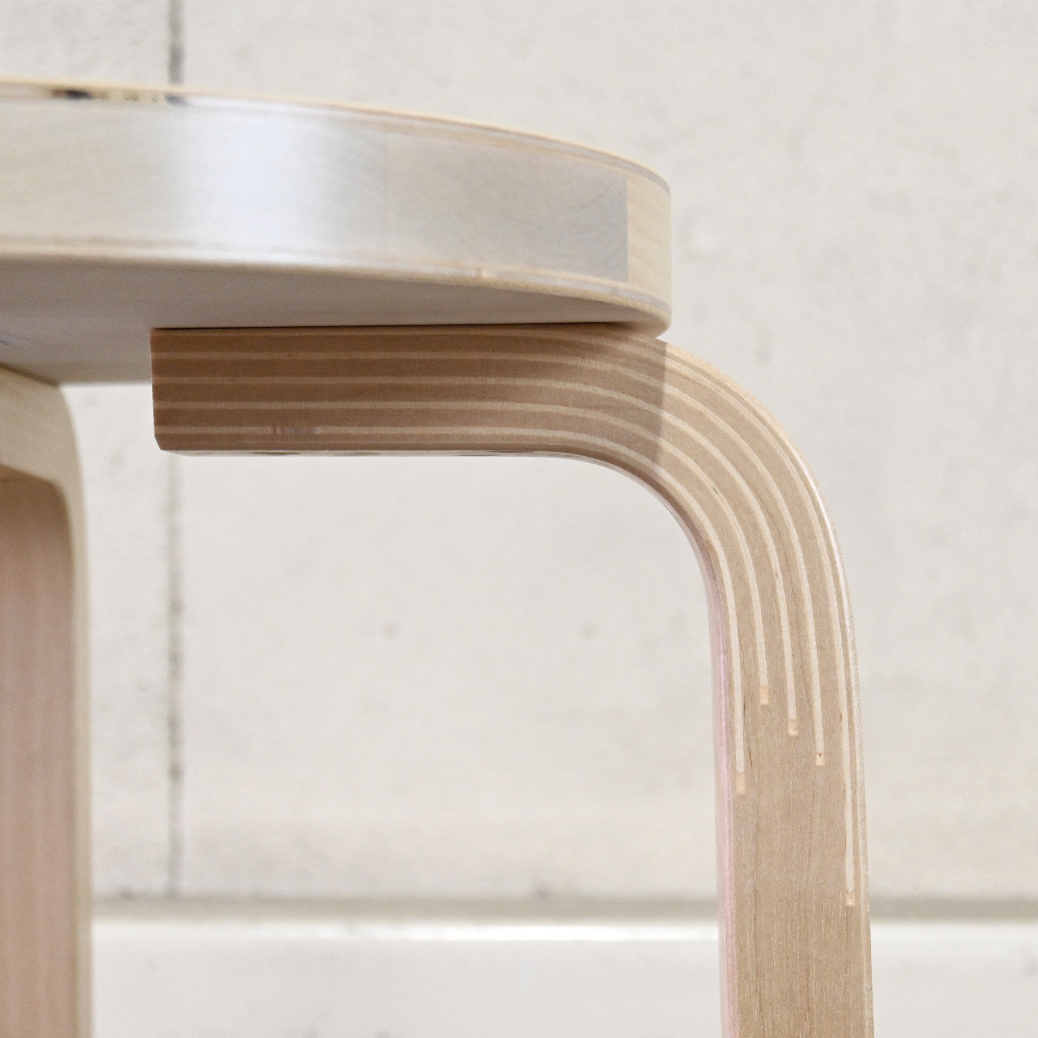 Artek Alvar Aalto Stool E60 Birch wood Natural lacquer 2025’s Scandinavian design / アルテック アルヴァ・アアルト スツールE60 バーチ材 ナチュラルラッカー 2025年出荷品 北欧デザイン
