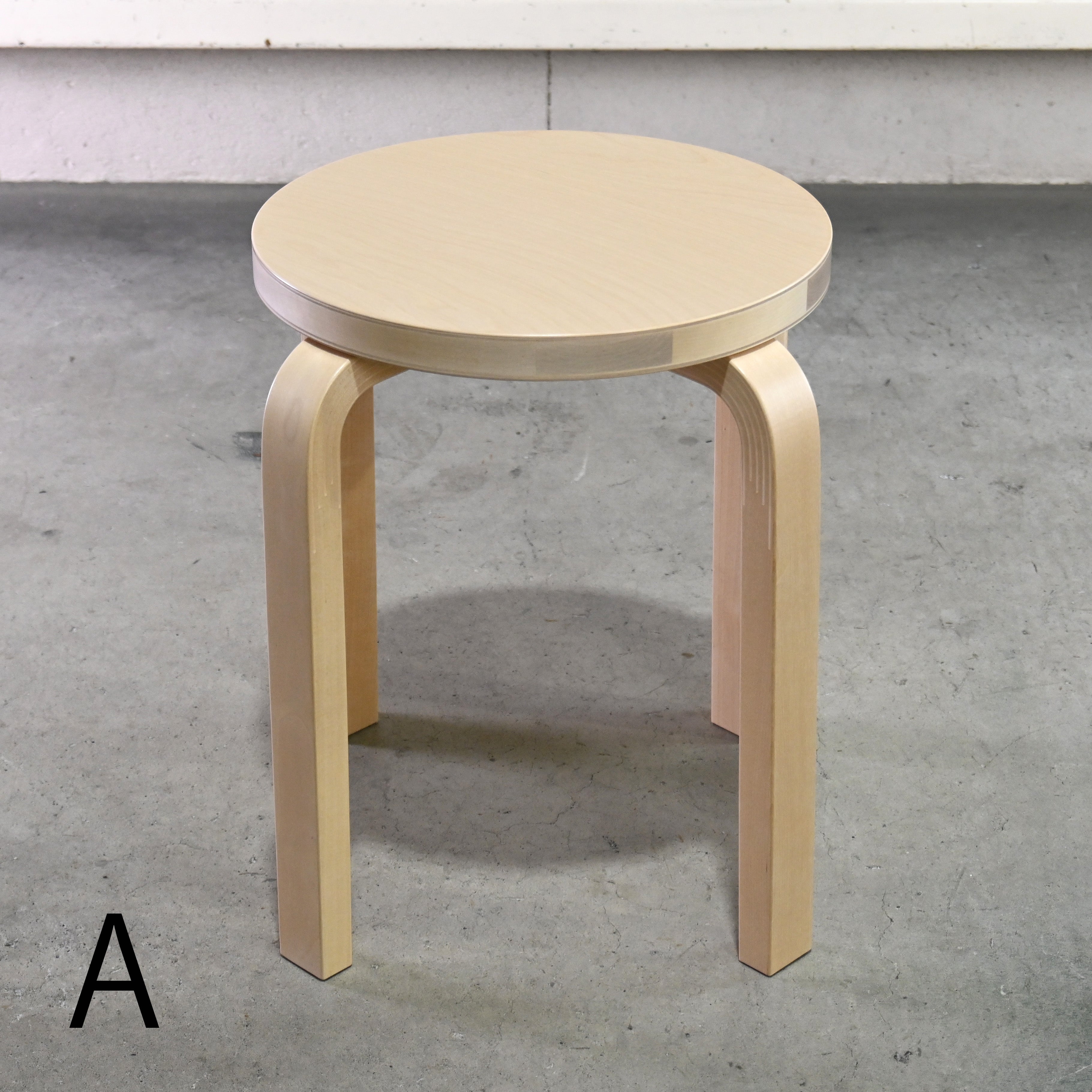 Artek Alvar Aalto Stool E60 Birch wood Natural lacquer 2025’s Scandinavian design / アルテック アルヴァ・アアルト スツールE60 バーチ材 ナチュラルラッカー 2025年出荷品 北欧デザイン