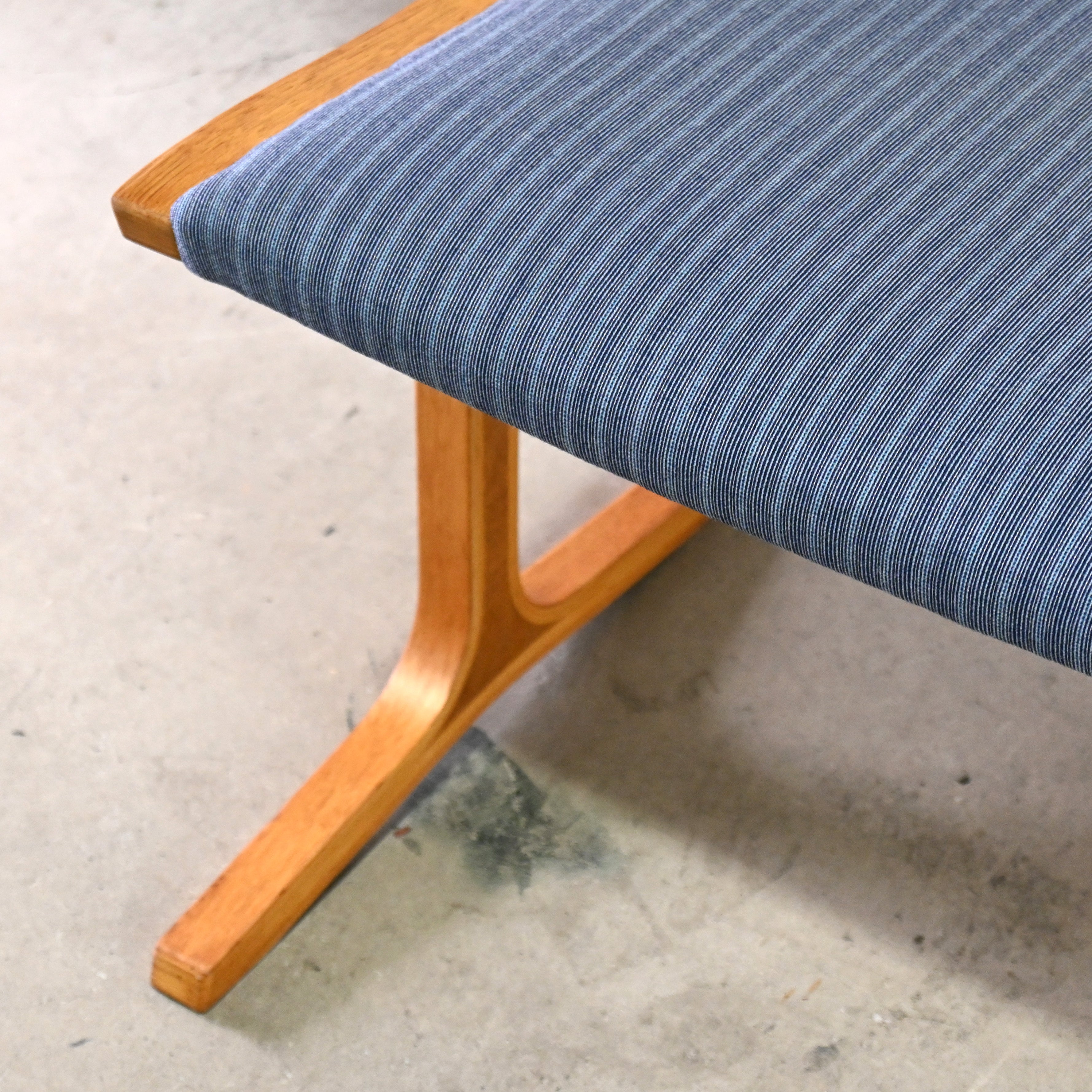 Tendo mokko Mitsumasa Sugasawa Heron Vintage Ottoman Oakwood × Fabric Remake Japanese modern style / 天童木工 菅澤光政 ヘロン ヴィンテージ オットマン オーク材 × ファブリック リメイク ジャパニーズモダンスタイル