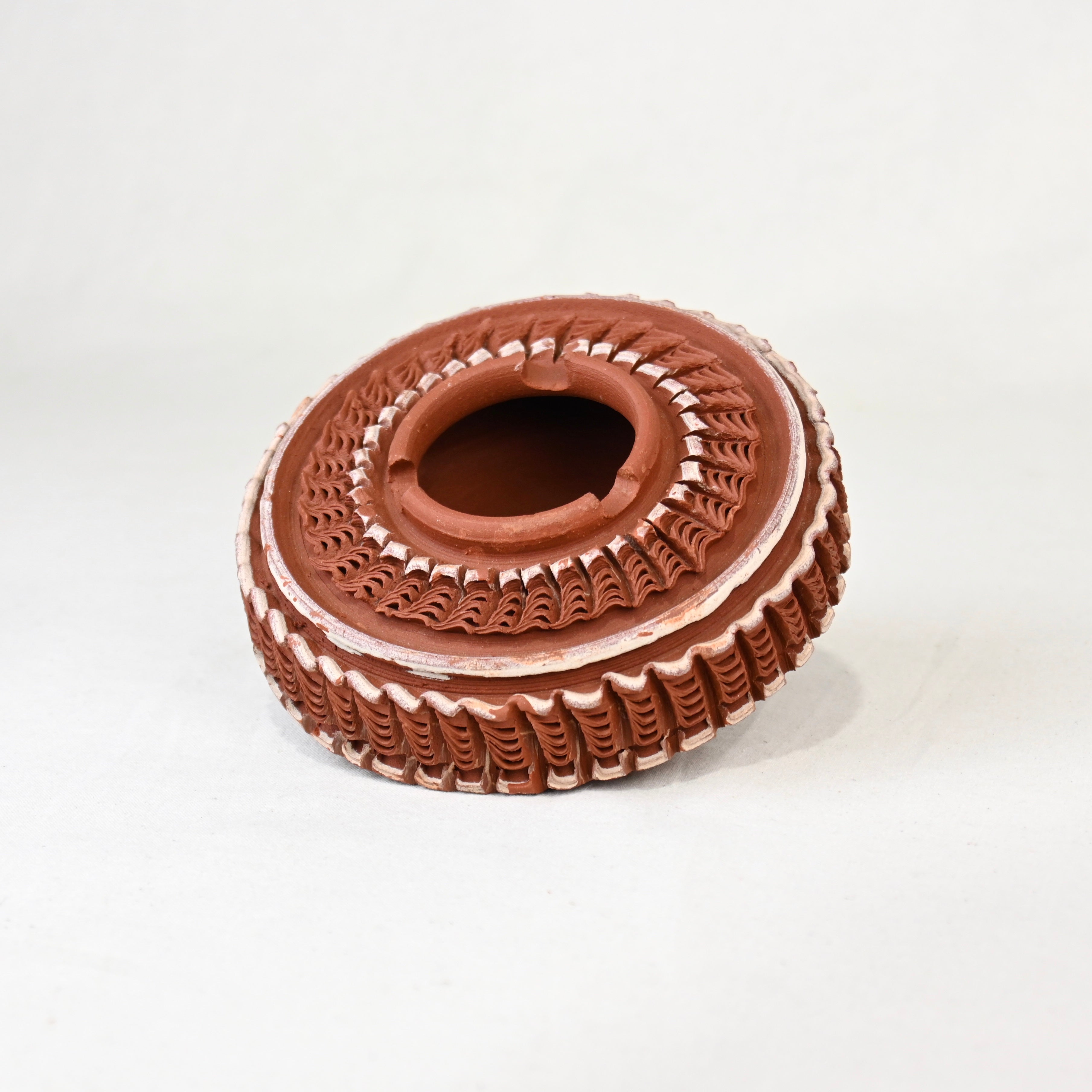 Terracotta Ash tray Relief Clay work Hand craft / テラコッタ アッシュトレイ レリーフ 灰皿 粘土細工 ハンドメイド