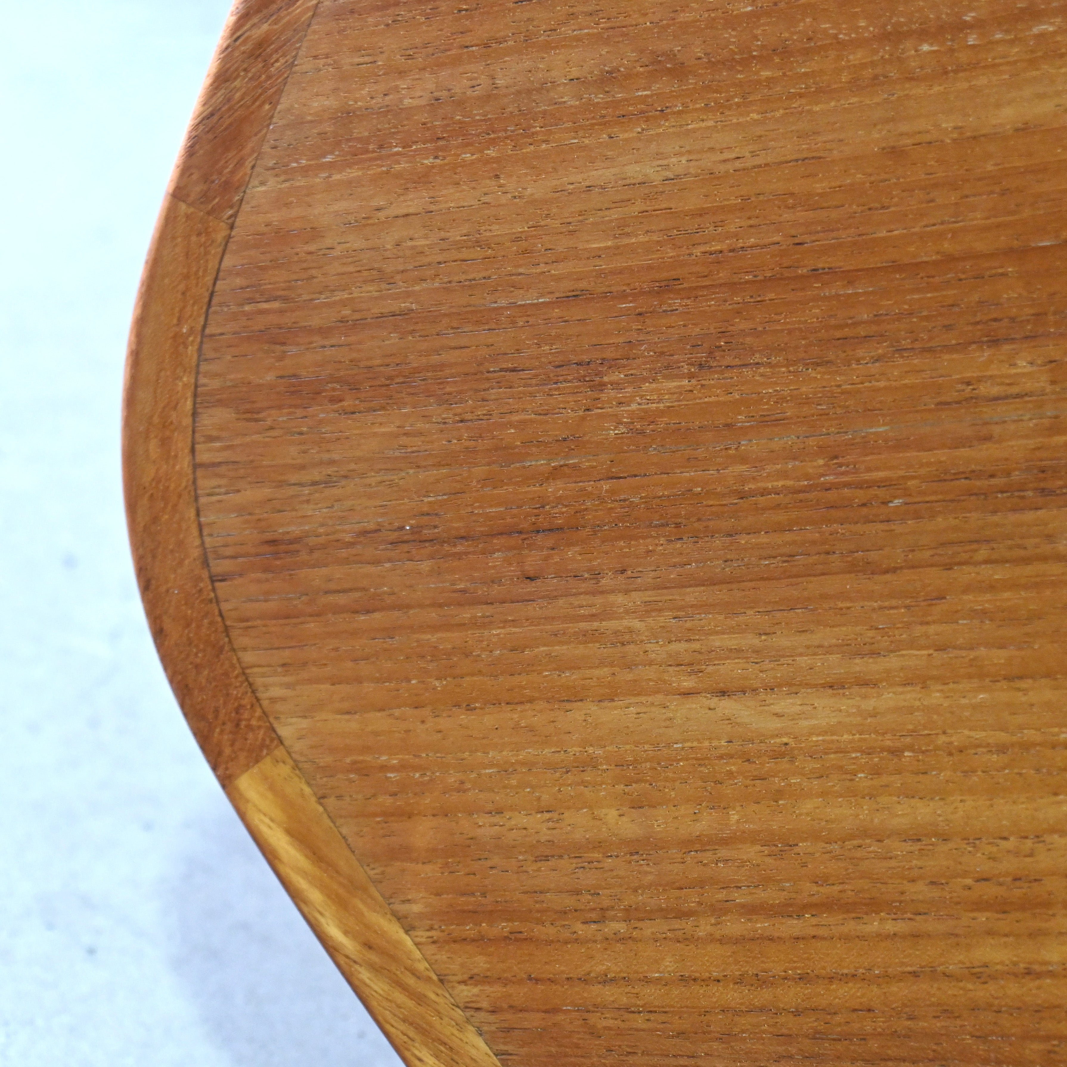 Teakwood Triangle top 3 Legs Coffee table Scandinavian vintage Modern design / チーク材 トライアングル天板 3本脚 コーヒーテーブル 北欧ヴィンテージ モダンデザイン