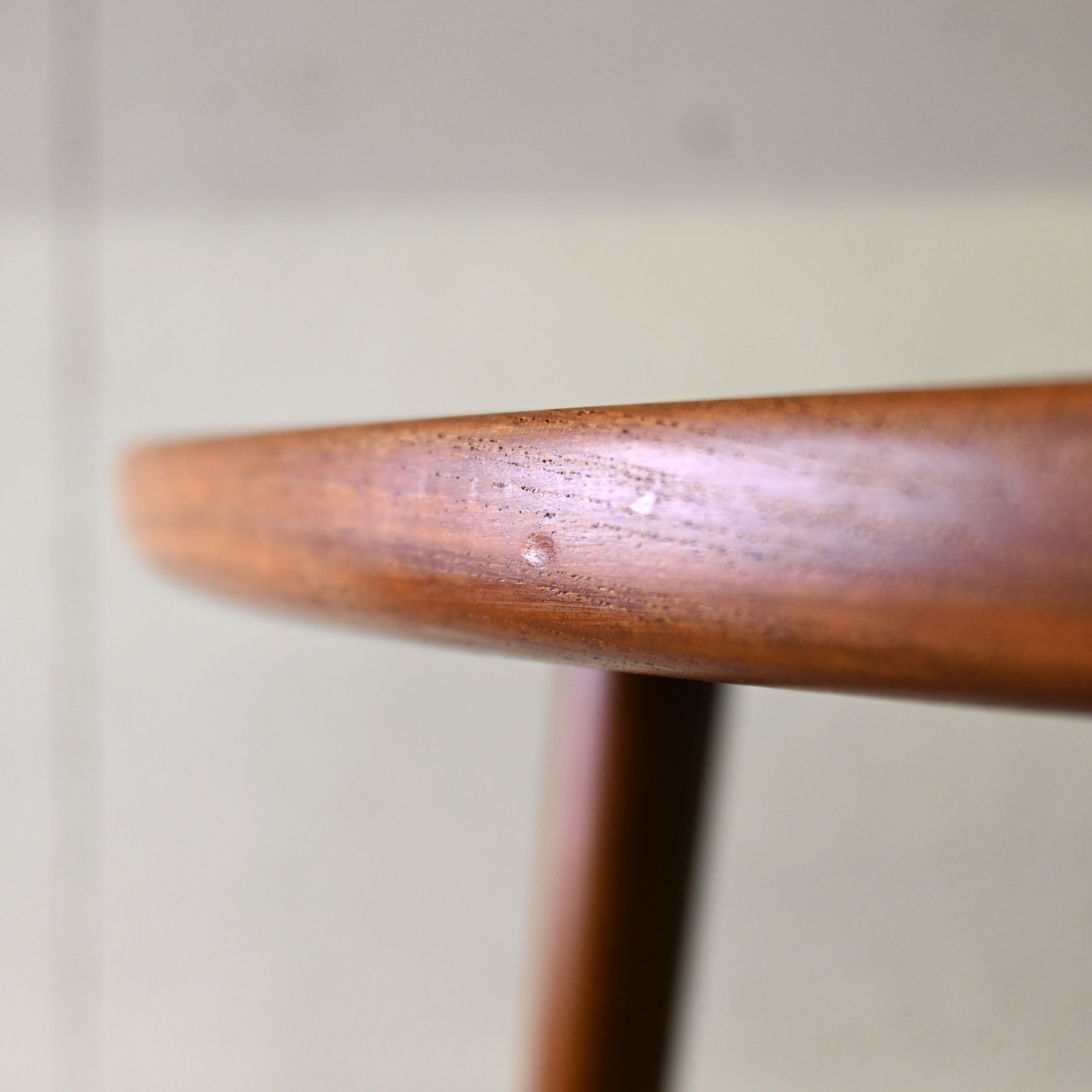 Teakwood Triangle top 3 Legs Coffee table Scandinavian vintage Modern design / チーク材 トライアングル天板 3本脚 コーヒーテーブル 北欧ヴィンテージ モダンデザイン