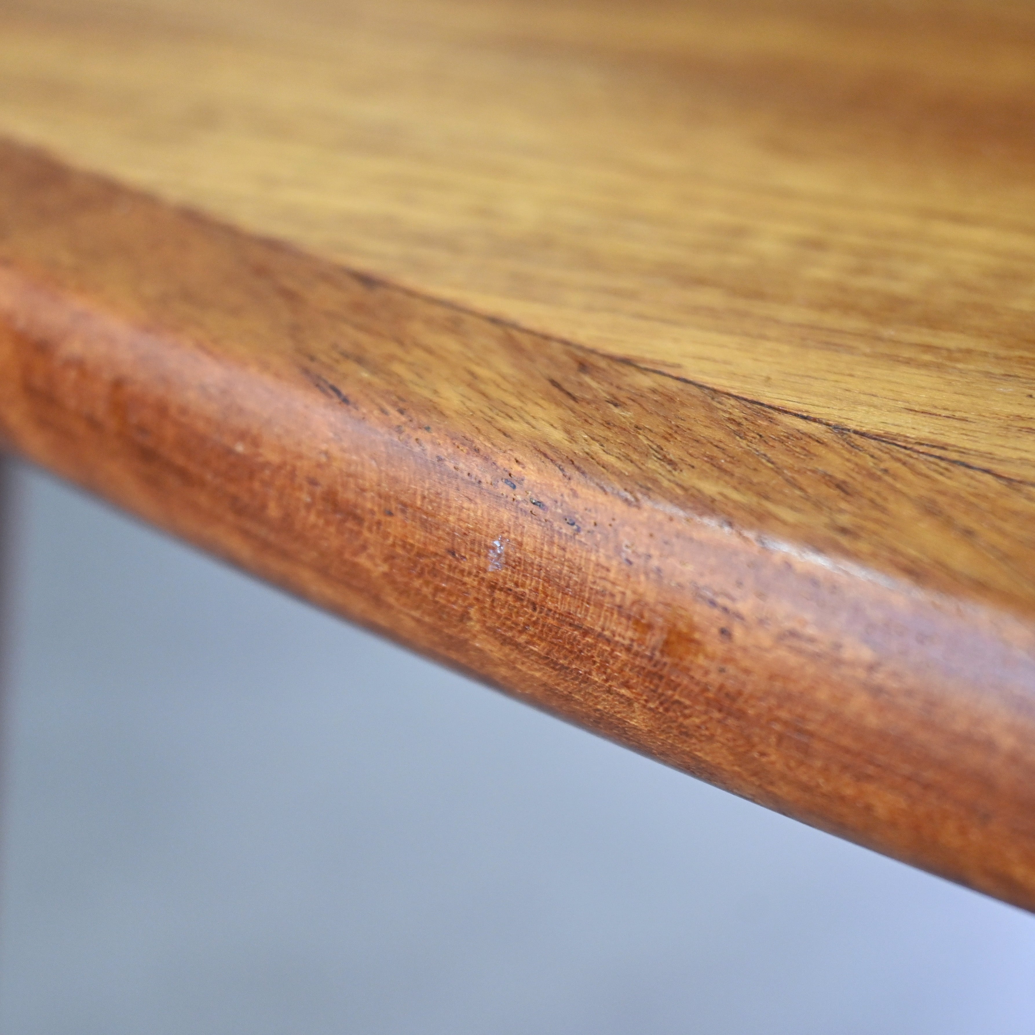Teakwood Triangle top 3 Legs Coffee table Scandinavian vintage Modern design / チーク材 トライアングル天板 3本脚 コーヒーテーブル 北欧ヴィンテージ モダンデザイン