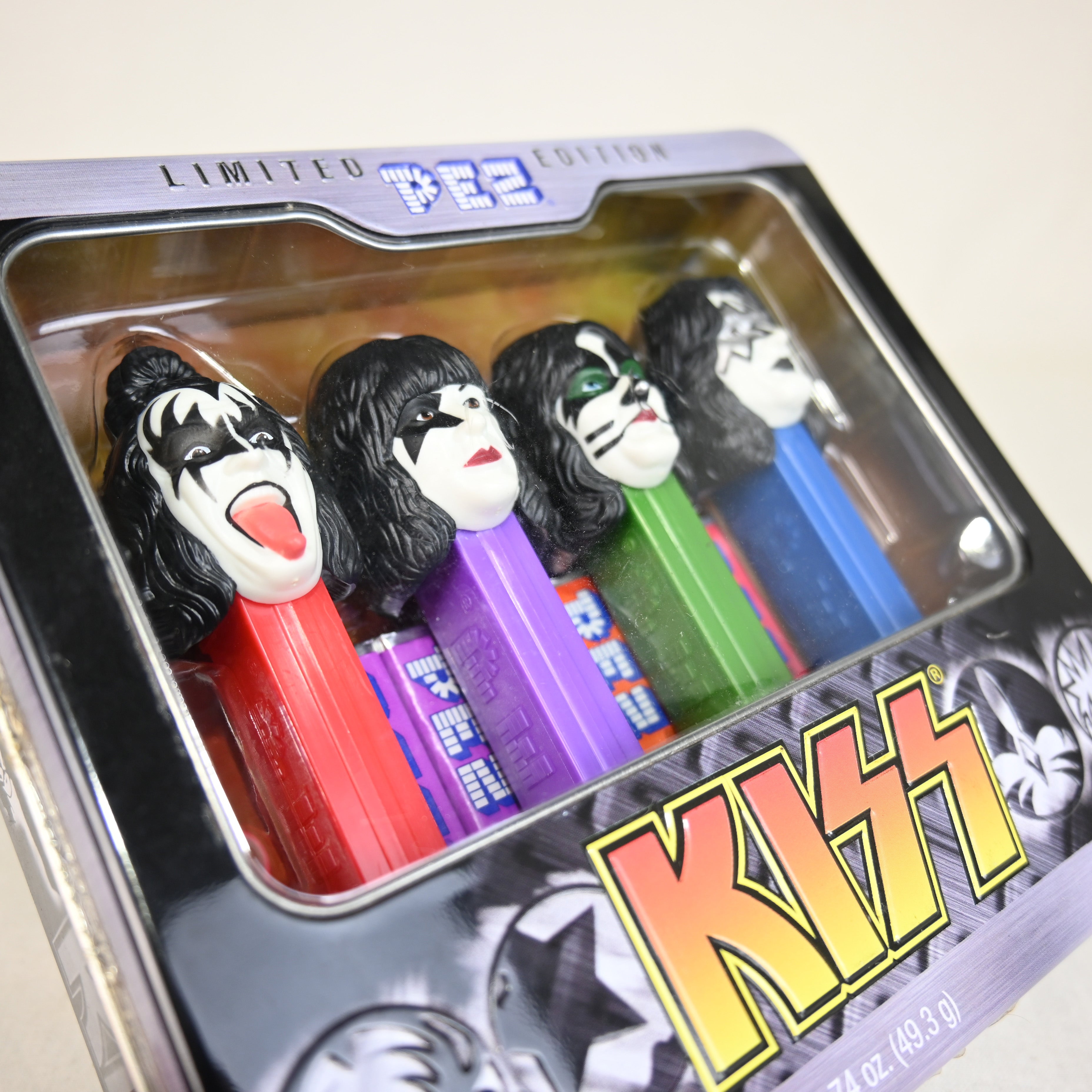 KISS PEZ dispensers Gift tin Unopened 2012 U.S.A  / キッス PEZ ディスペンサー ギフト缶 未開封 アメリカ