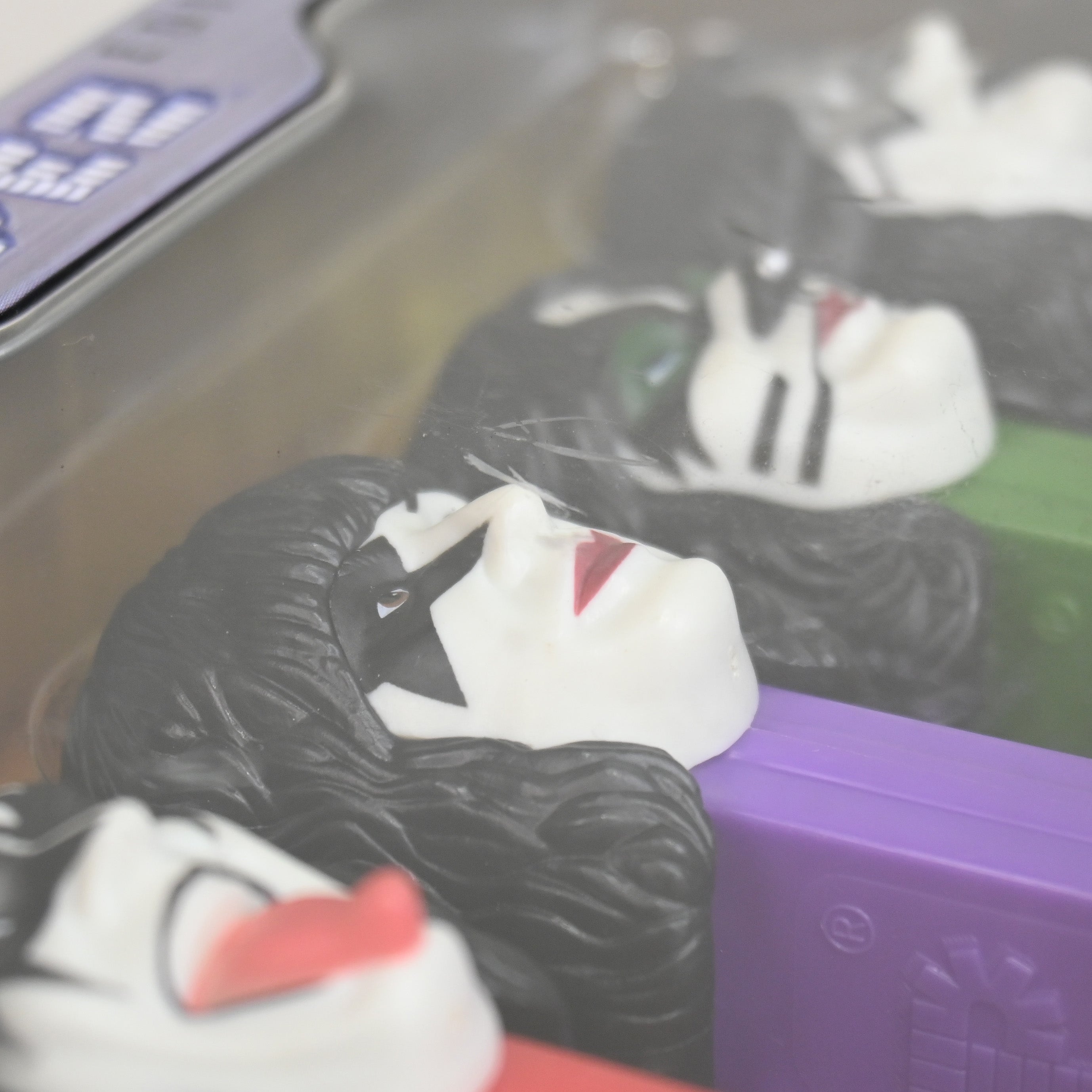 KISS PEZ dispensers Gift tin Unopened 2012 U.S.A  / キッス PEZ ディスペンサー ギフト缶 未開封 アメリカ