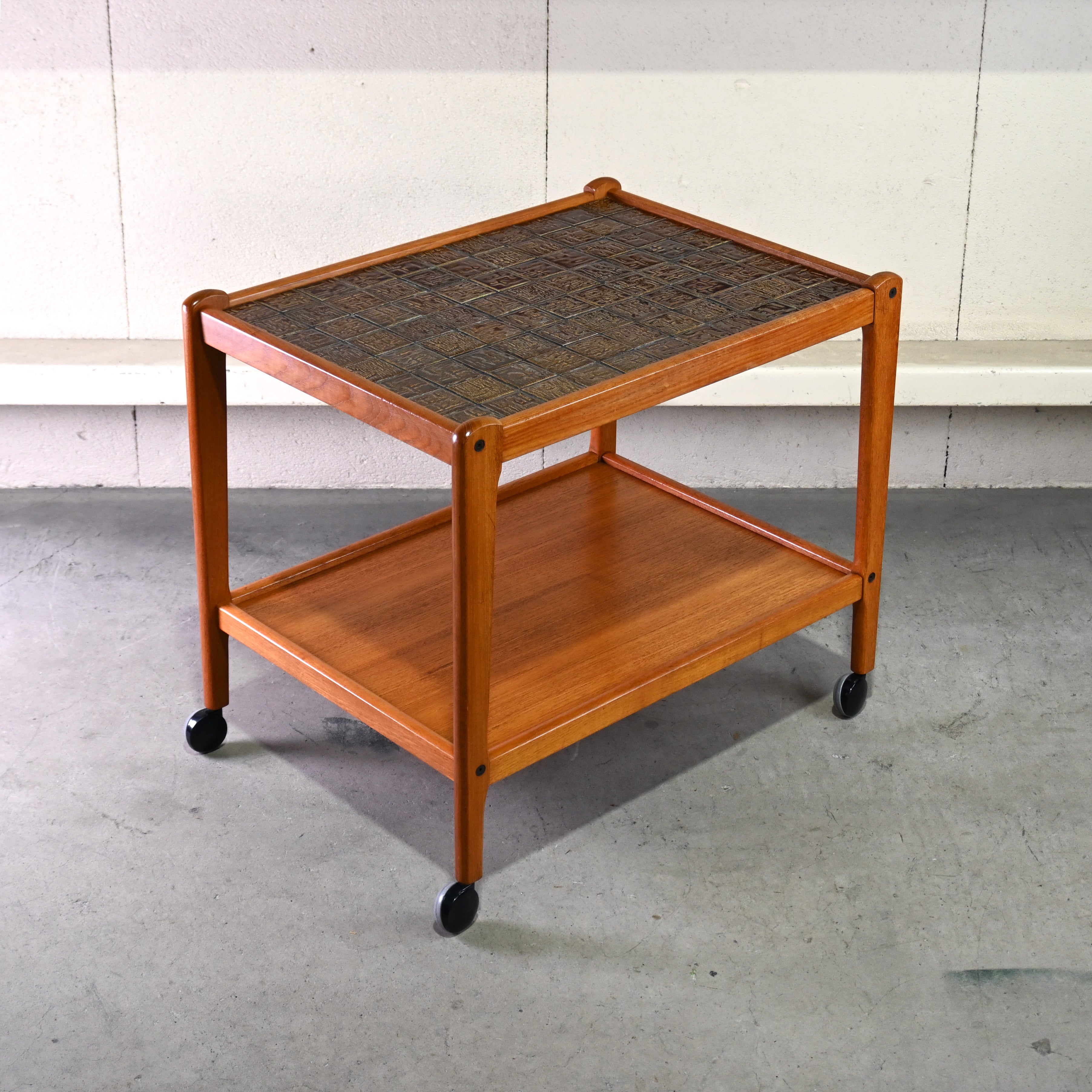 BRDR. FURBO Teakwood × Tiletop Tea trolley Service wagon 1960~1970's Danish vintage Scandinavian design / ブルダー・フュルボ チーク材 × タイルトップ ティートロリー サービスワゴン 1960~1970年代 デンマークヴィンテージ 北欧デザイン