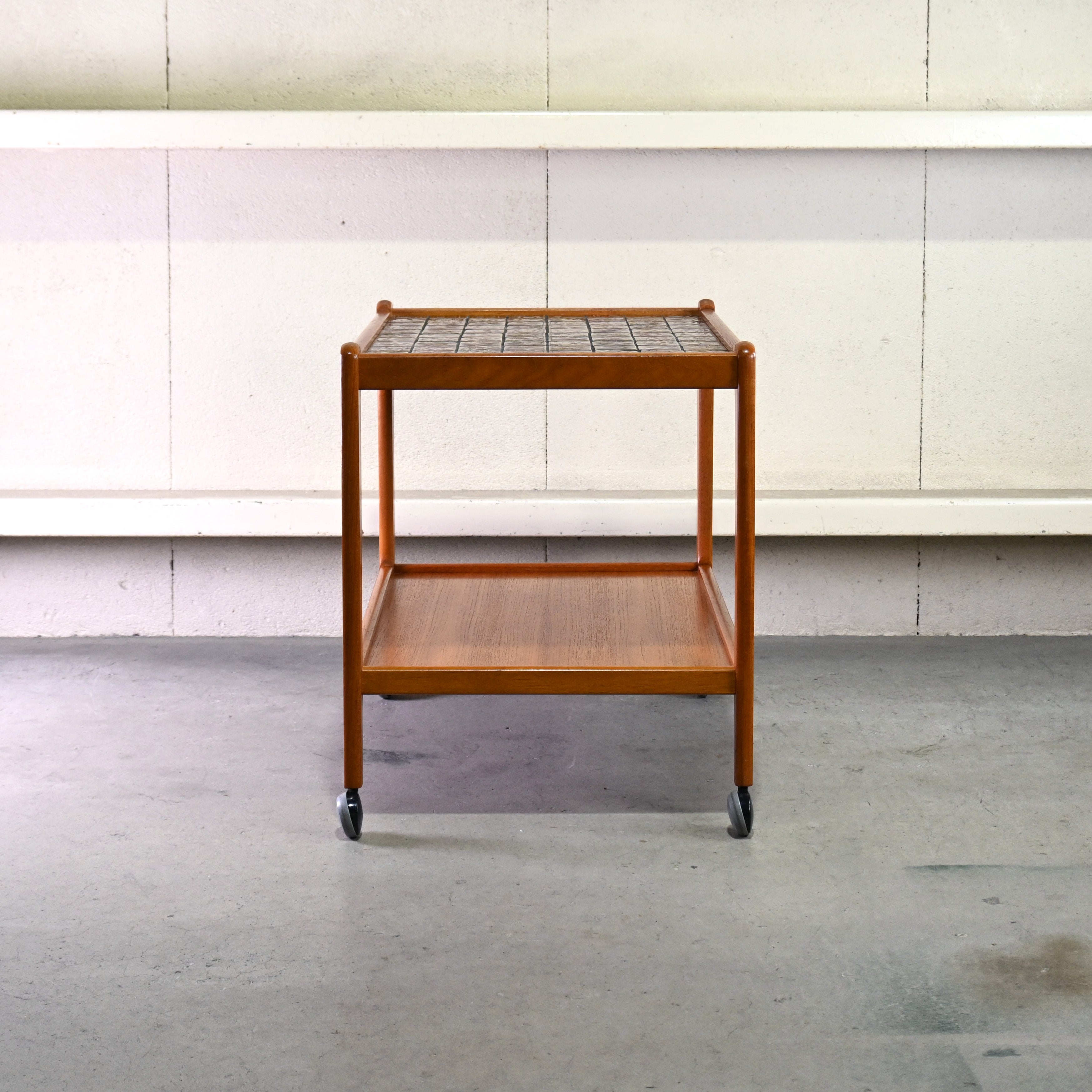 BRDR. FURBO Teakwood × Tiletop Tea trolley Service wagon 1960~1970's Danish vintage Scandinavian design / ブルダー・フュルボ チーク材 × タイルトップ ティートロリー サービスワゴン 1960~1970年代 デンマークヴィンテージ 北欧デザイン
