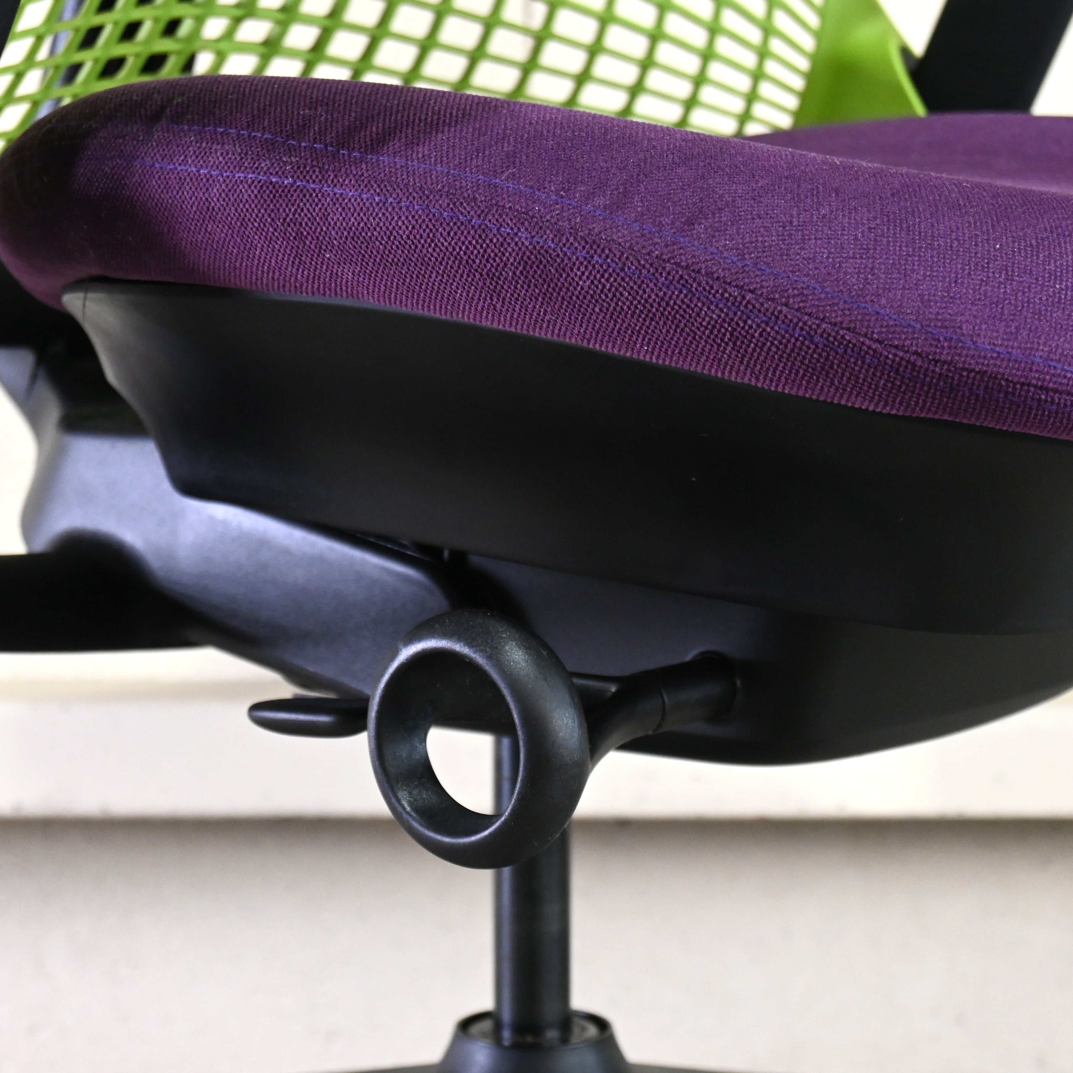 Herman Miller Sayl Chair Yves Behar Purple &  Green apple Work chair American modern design / ハーマンミラー セイルチェア イヴ・ベアール パープル & グリーンアップル ワークチェア アメリカンモダンデザイン