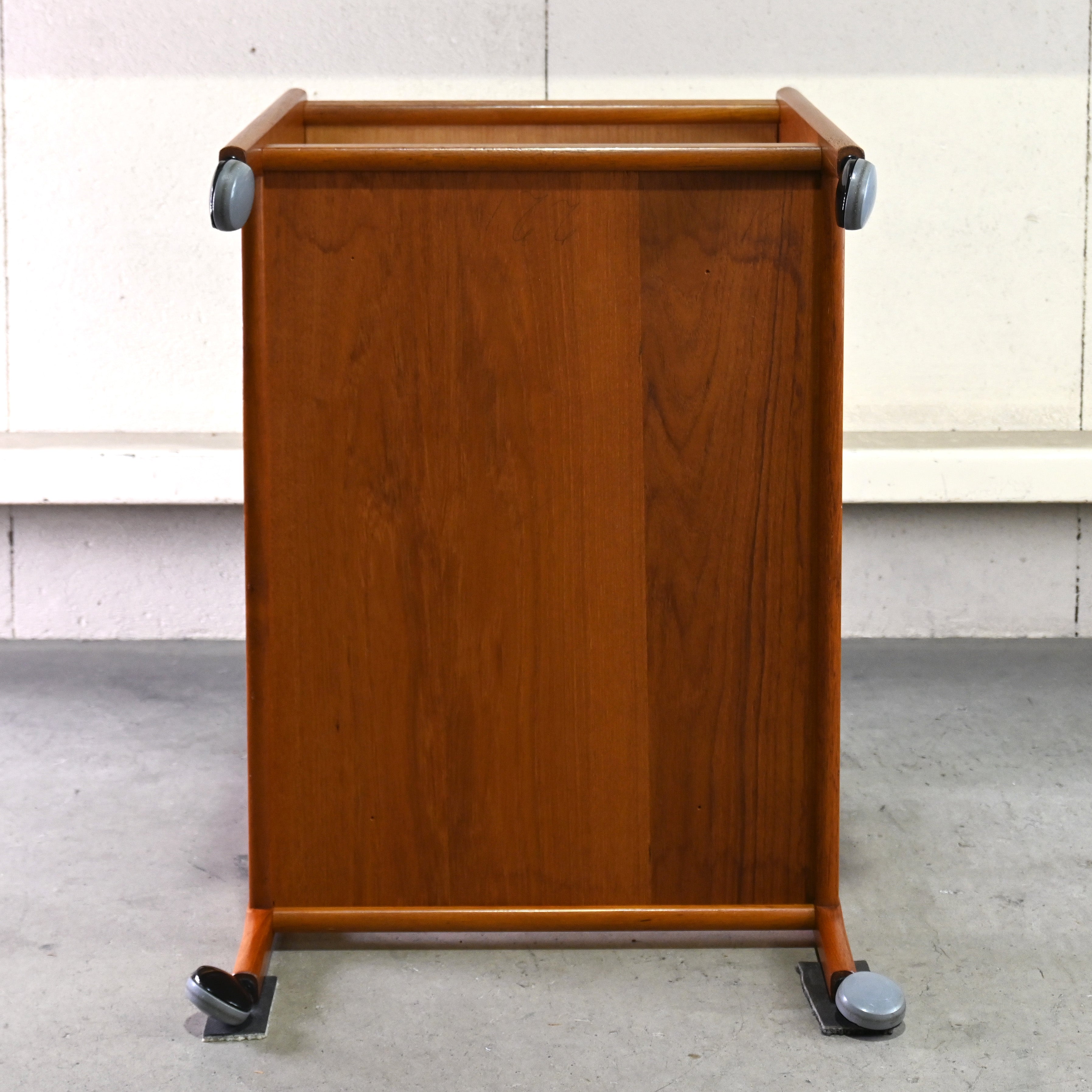 BRDR. FURBO Teakwood × Tiletop Tea trolley Service wagon 1960~1970's Danish vintage Scandinavian design / ブルダー・フュルボ チーク材 × タイルトップ ティートロリー サービスワゴン 1960~1970年代 デンマークヴィンテージ 北欧デザイン