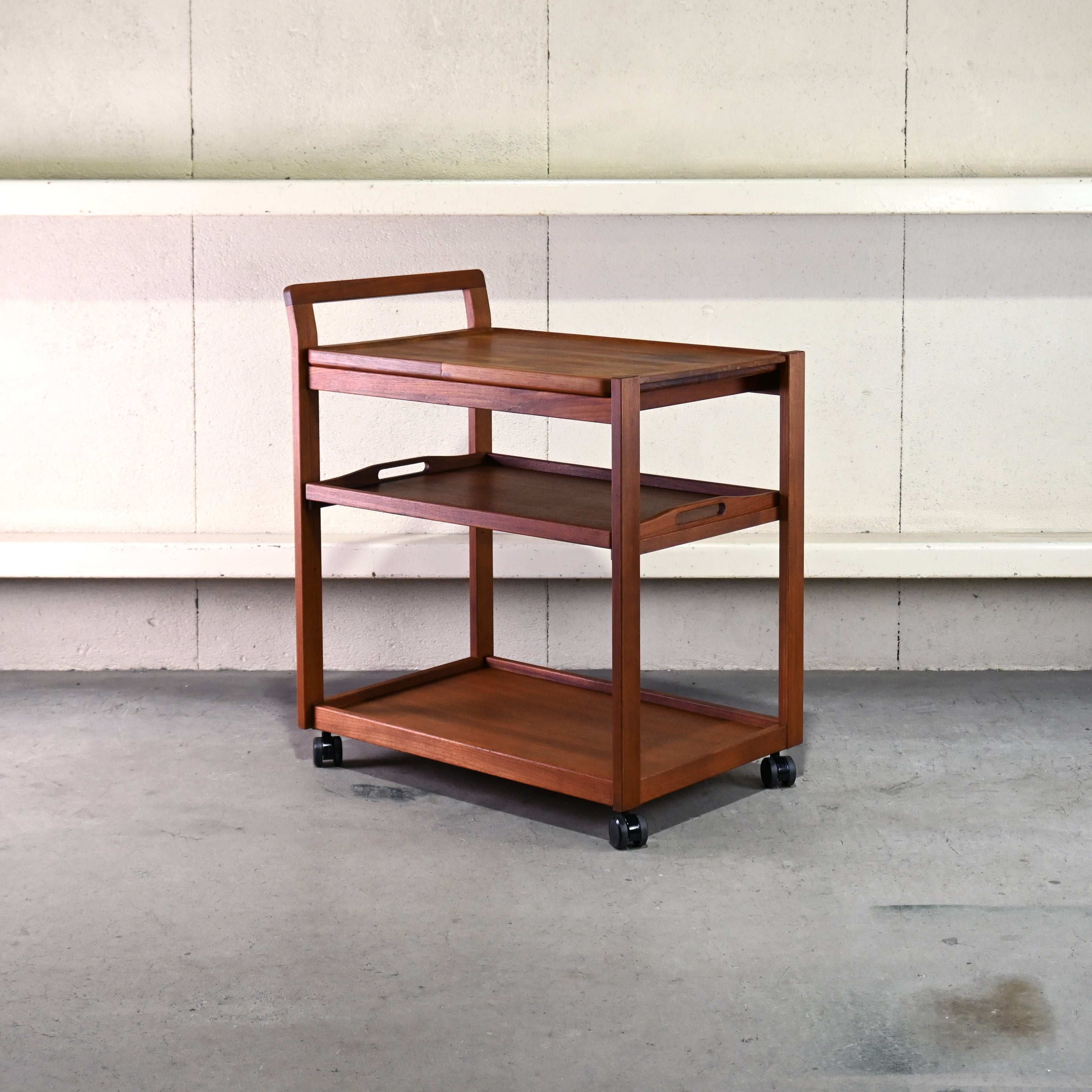Teakwood Service wagon SHIN-TOKYO Japanese vintage Scandinavian design / チーク材 サービスワゴン シントーキョー ジャパニーズヴィンテージ 北欧デザイン