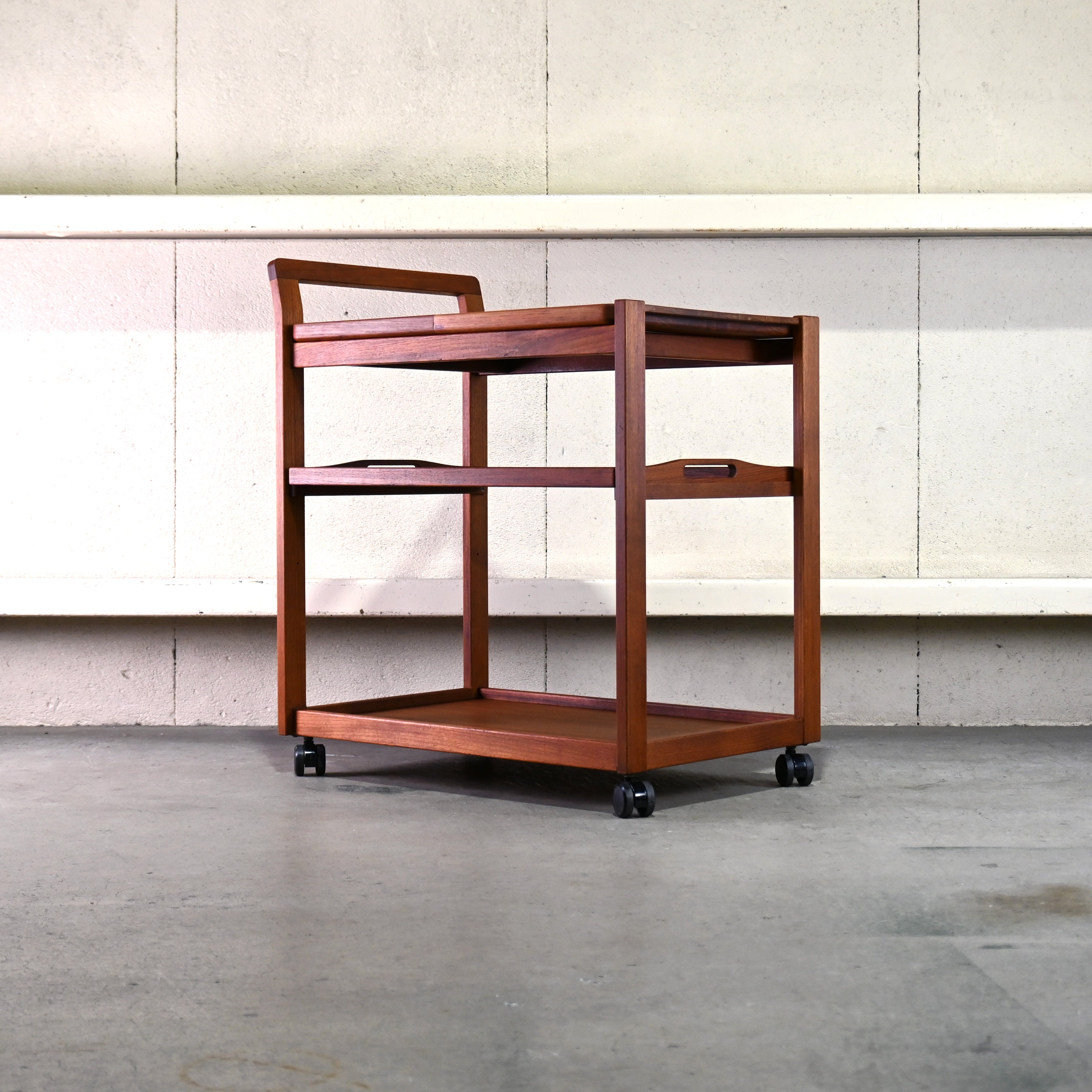 Teakwood Service wagon SHIN-TOKYO Japanese vintage Scandinavian design / チーク材 サービスワゴン シントーキョー ジャパニーズヴィンテージ 北欧デザイン