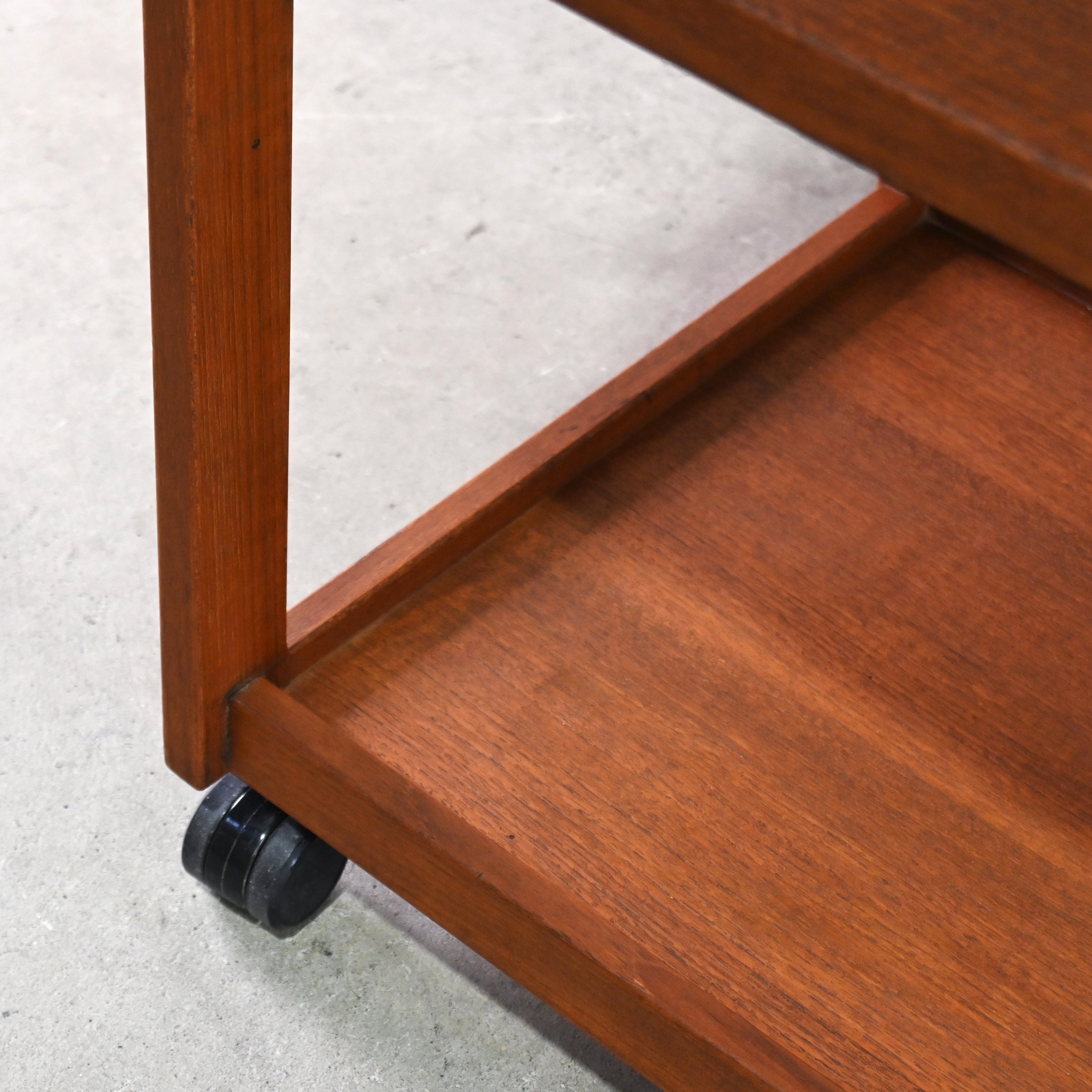 Teakwood Service wagon SHIN-TOKYO Japanese vintage Scandinavian design / チーク材 サービスワゴン シントーキョー ジャパニーズヴィンテージ 北欧デザイン