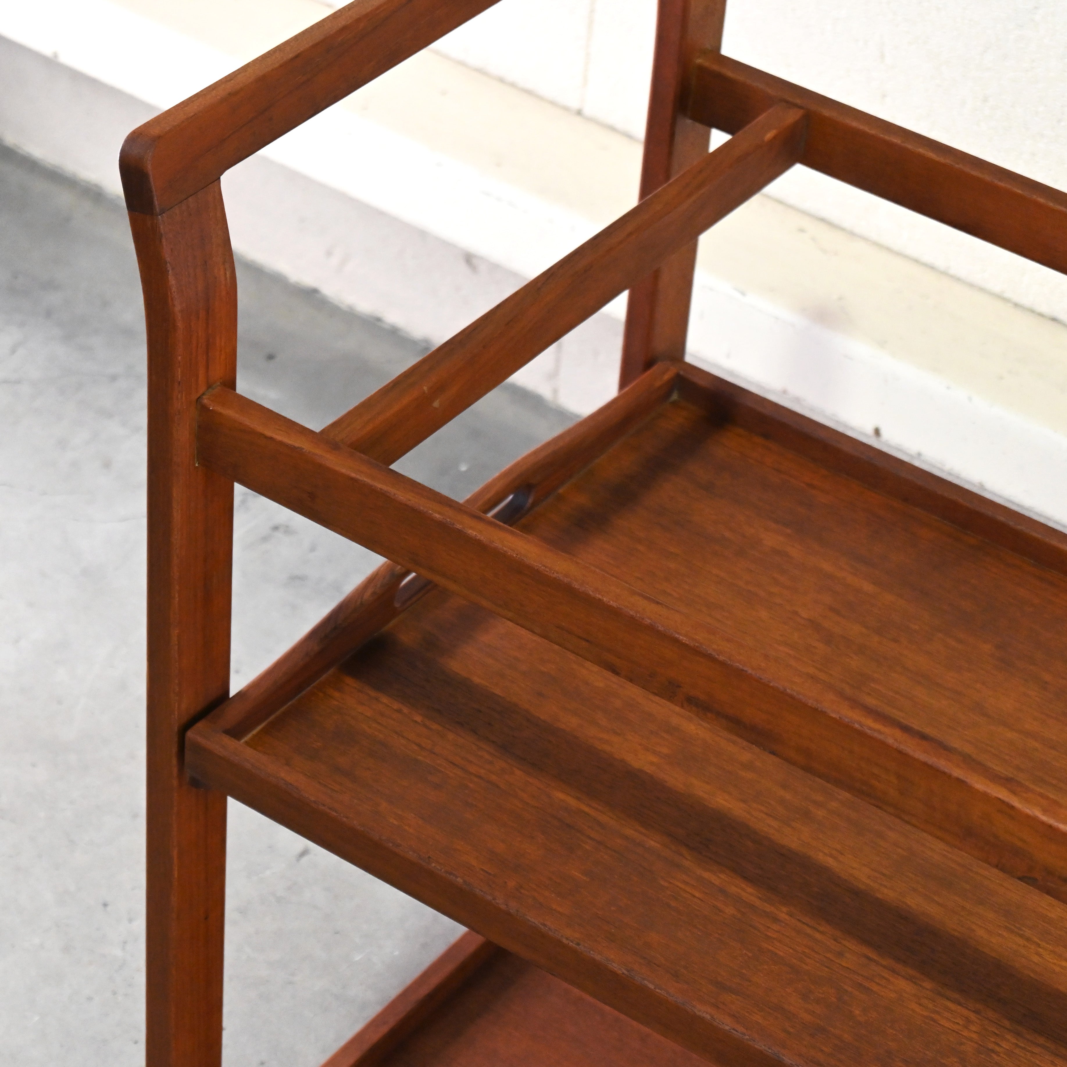 Teakwood Service wagon SHIN-TOKYO Japanese vintage Scandinavian design / チーク材 サービスワゴン シントーキョー ジャパニーズヴィンテージ 北欧デザイン