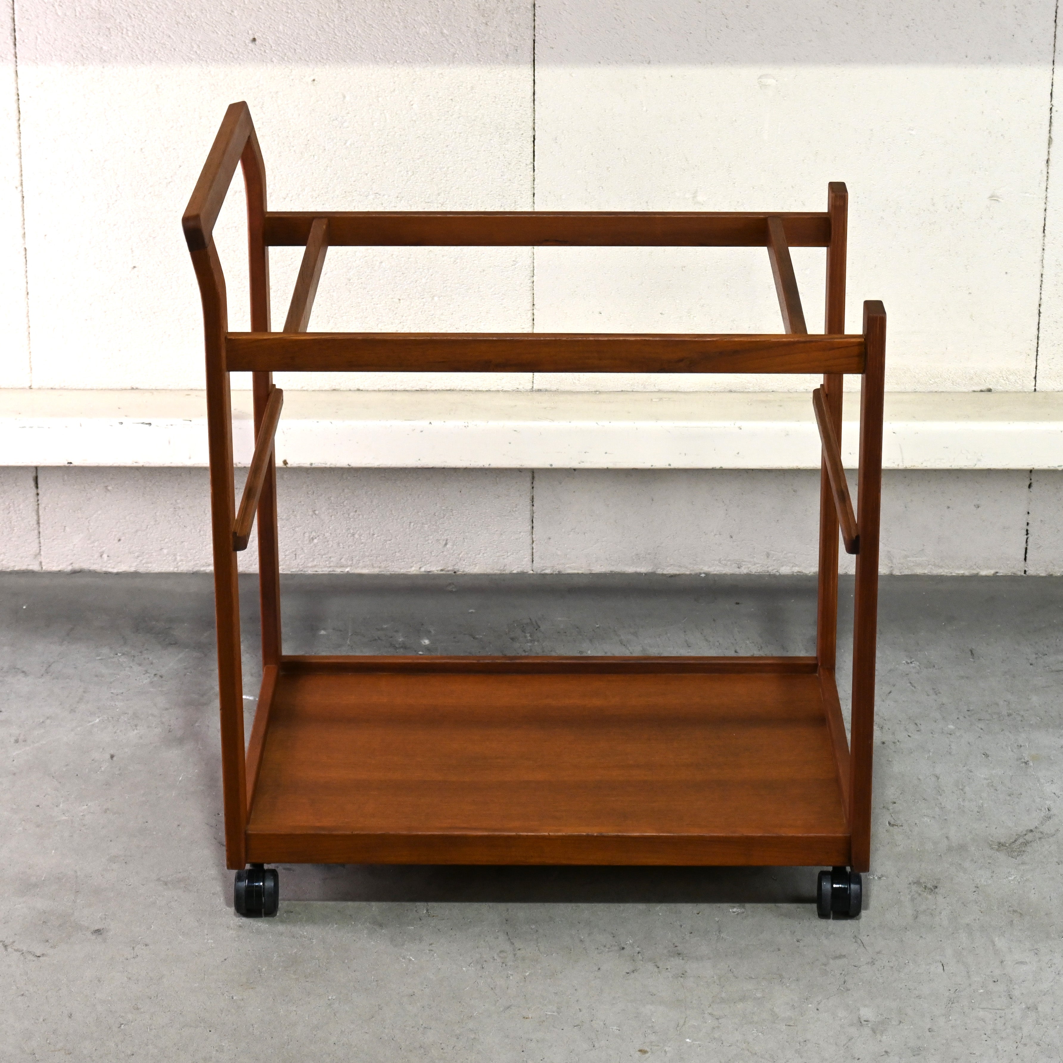 Teakwood Service wagon SHIN-TOKYO Japanese vintage Scandinavian design / チーク材 サービスワゴン シントーキョー ジャパニーズヴィンテージ 北欧デザイン