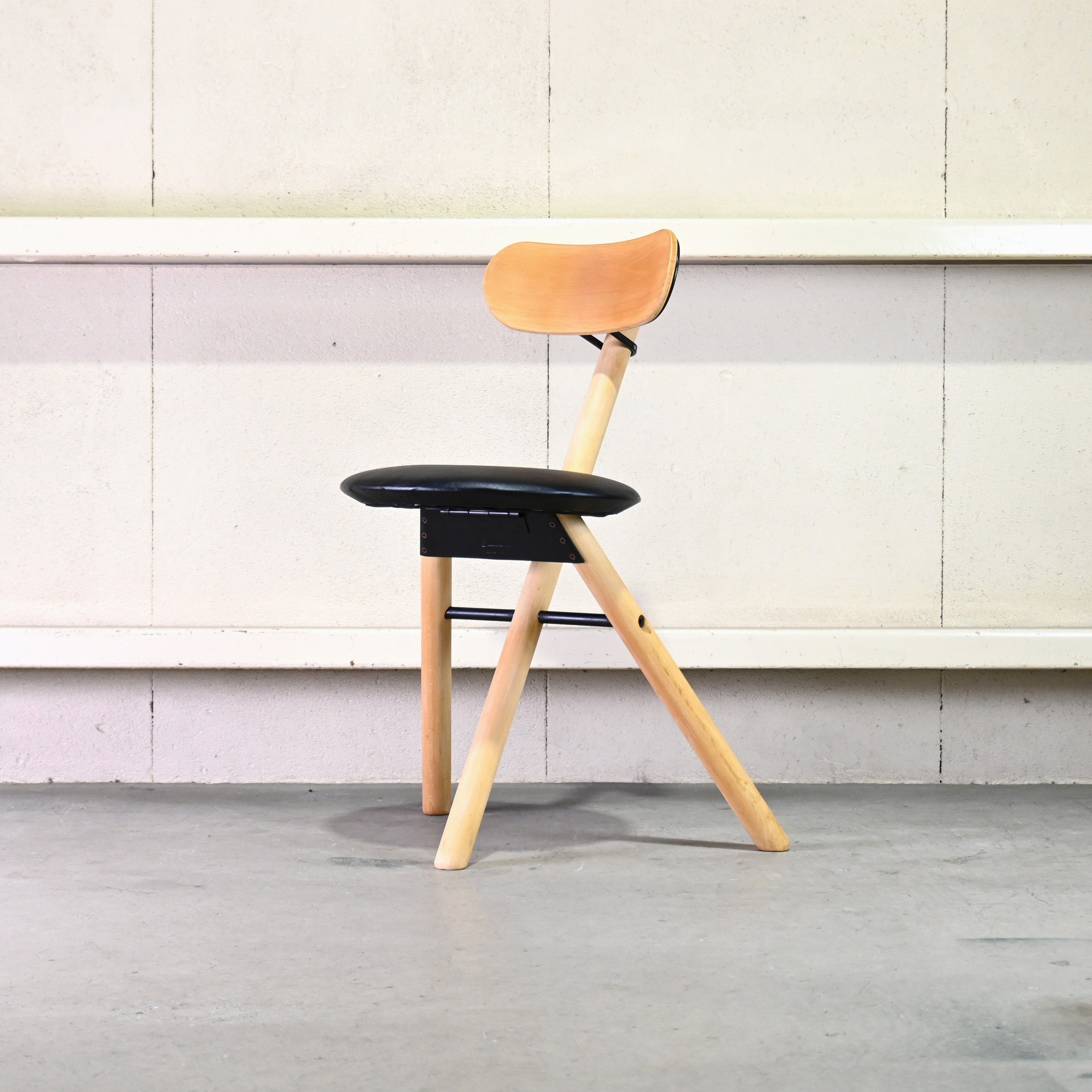 Calligaris Folding stool Remake PVC Leather Beech wood 1990's Italian modern design / カリガリス フォールディングスツール リメイク PVCレザー ビーチ材 1990年代 イタリアンモダンデザイン
