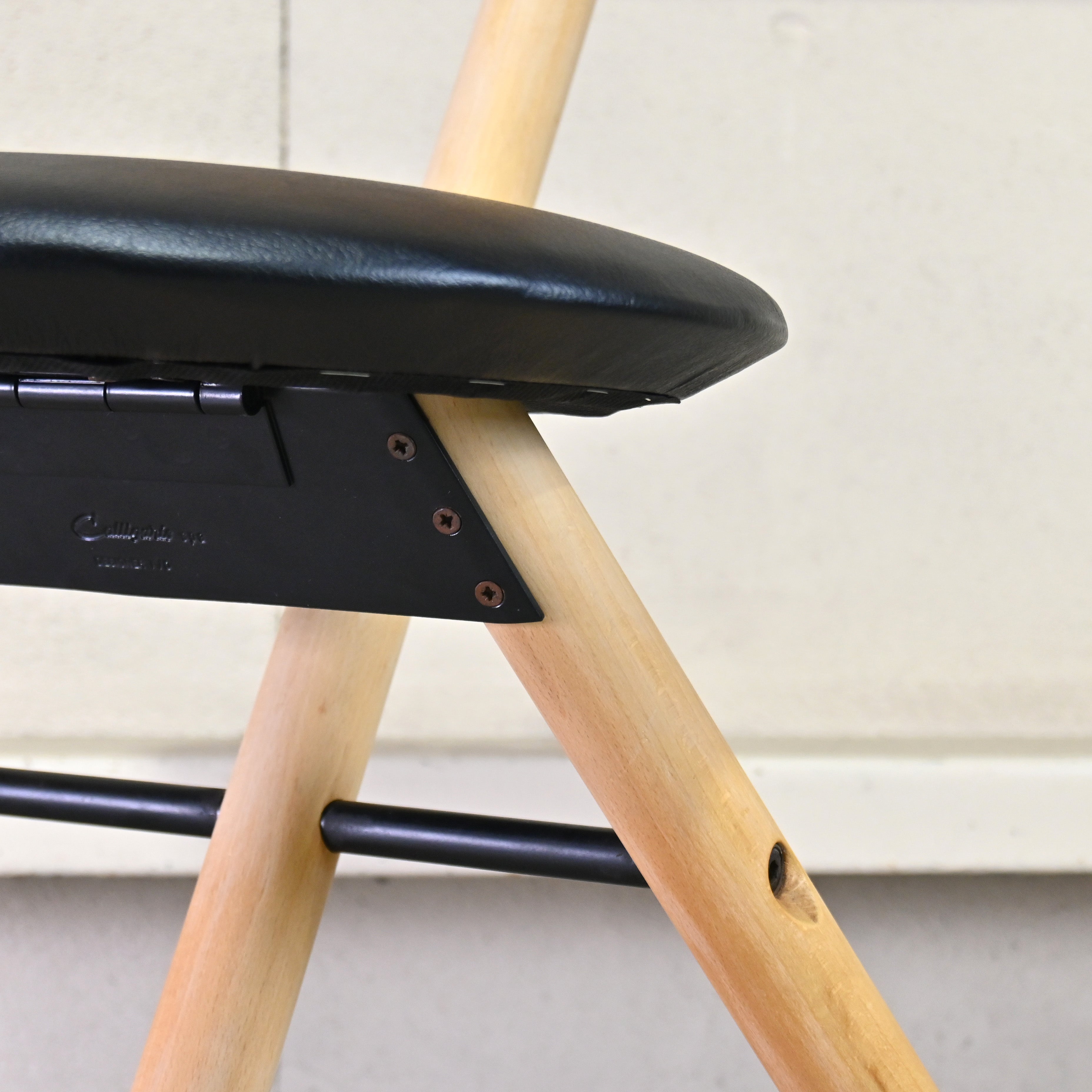 Calligaris Folding stool Remake PVC Leather Beech wood 1990's Italian modern design / カリガリス フォールディングスツール リメイク PVCレザー ビーチ材 1990年代 イタリアンモダンデザイン