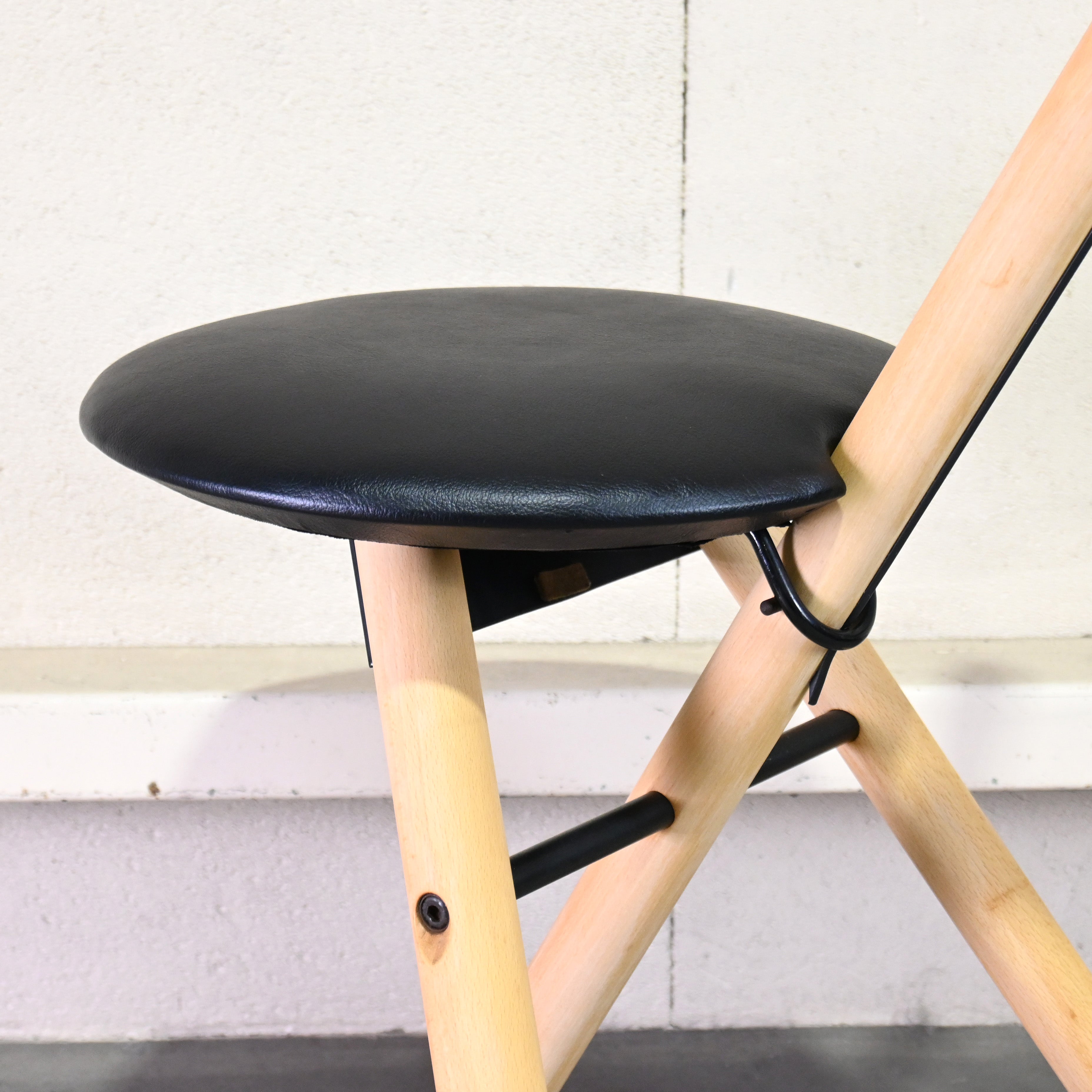 Calligaris Folding stool Remake PVC Leather Beech wood 1990's Italian modern design / カリガリス フォールディングスツール リメイク PVCレザー ビーチ材 1990年代 イタリアンモダンデザイン