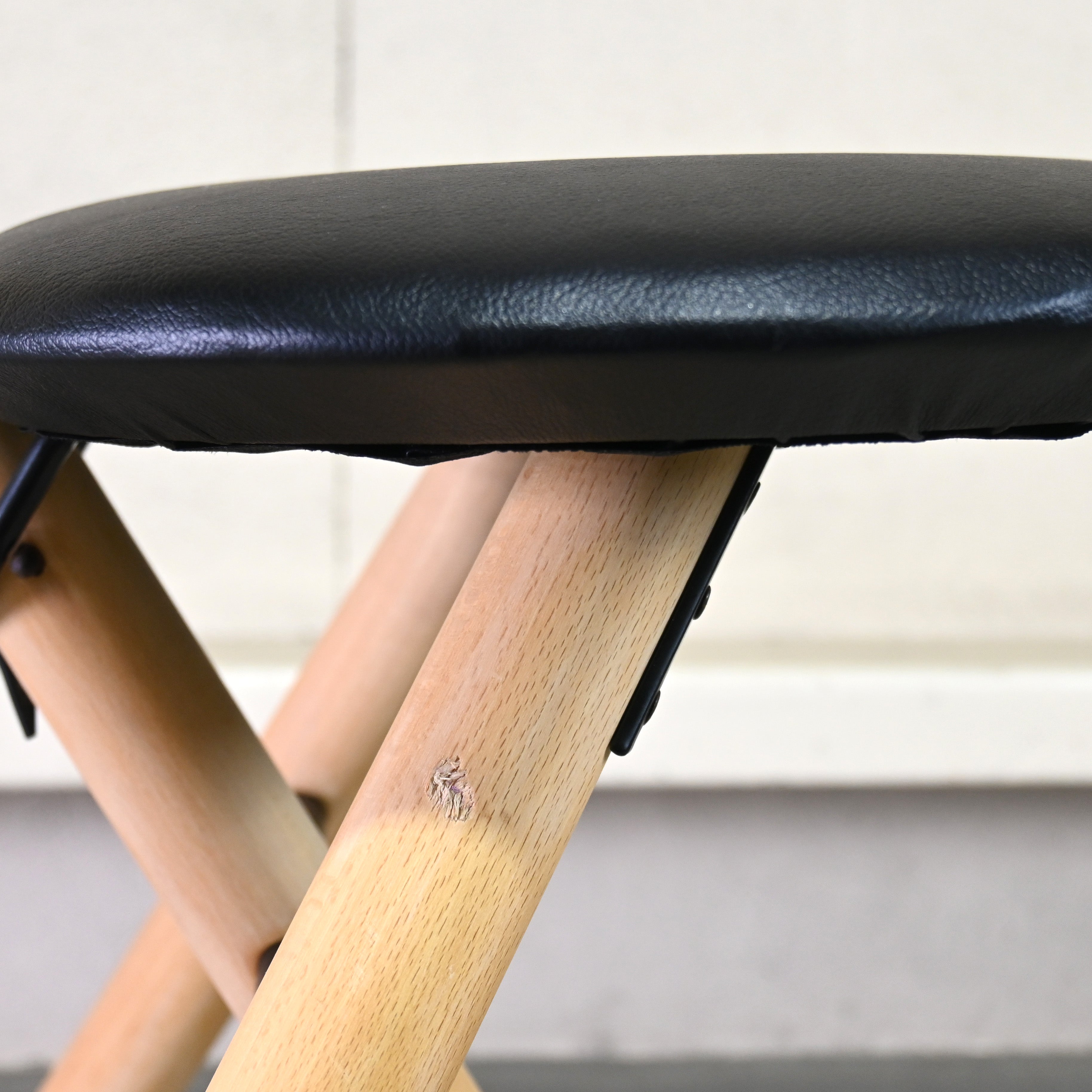 Calligaris Folding stool Remake PVC Leather Beech wood 1990's Italian modern design / カリガリス フォールディングスツール リメイク PVCレザー ビーチ材 1990年代 イタリアンモダンデザイン