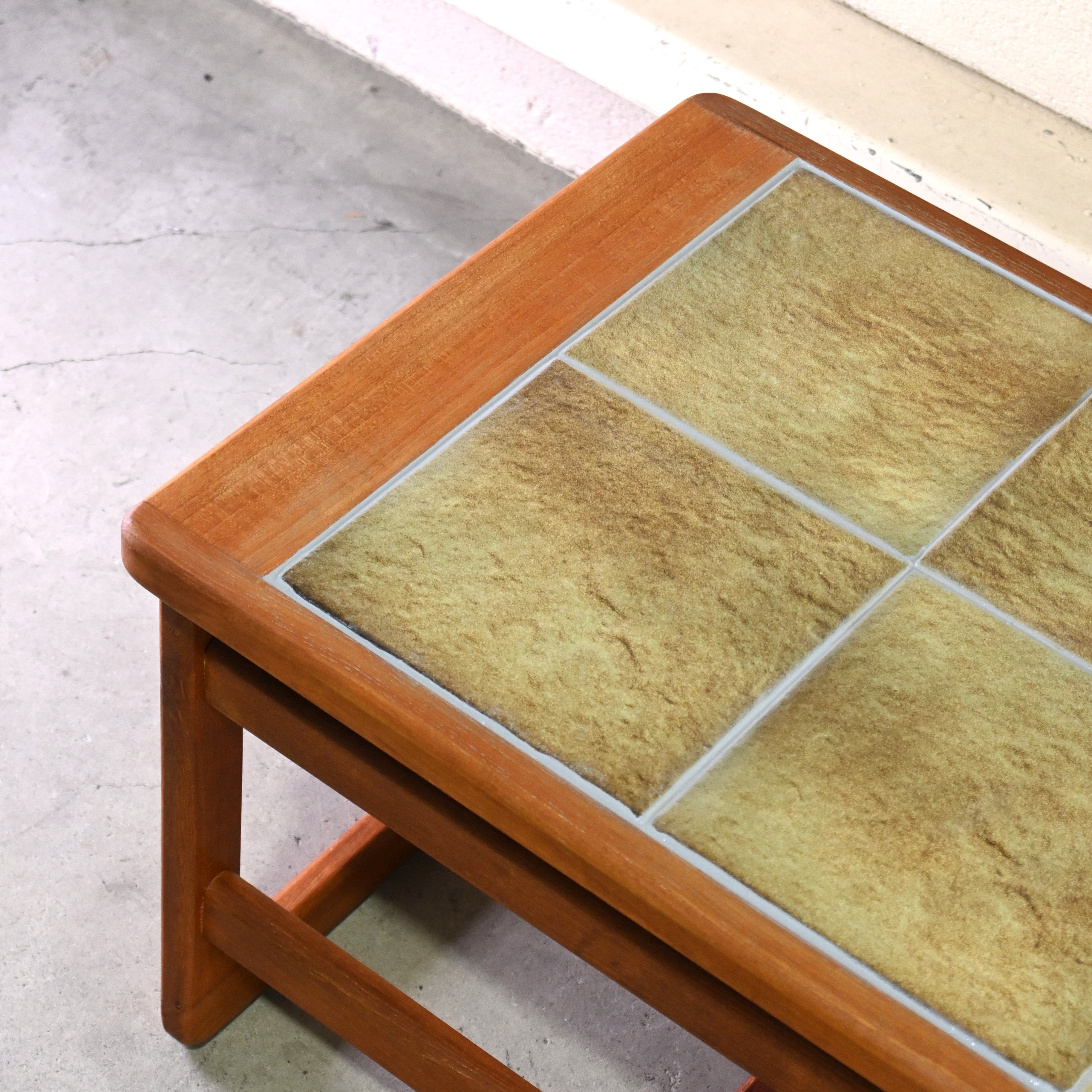 AnBerCraft Teak wood × Ceramic tile Coffee table Remake British vintage Scandinavian design / アンバークラフト チーク材 × セラミックタイル コーヒーテーブル リメイク イギリスヴィンテージ 北欧デザイン